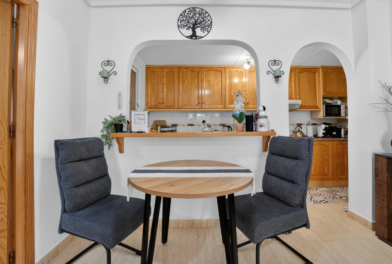 Bungalow en Zeniamar con piscina privada y vistas al pueblo – Orihuela Costa
