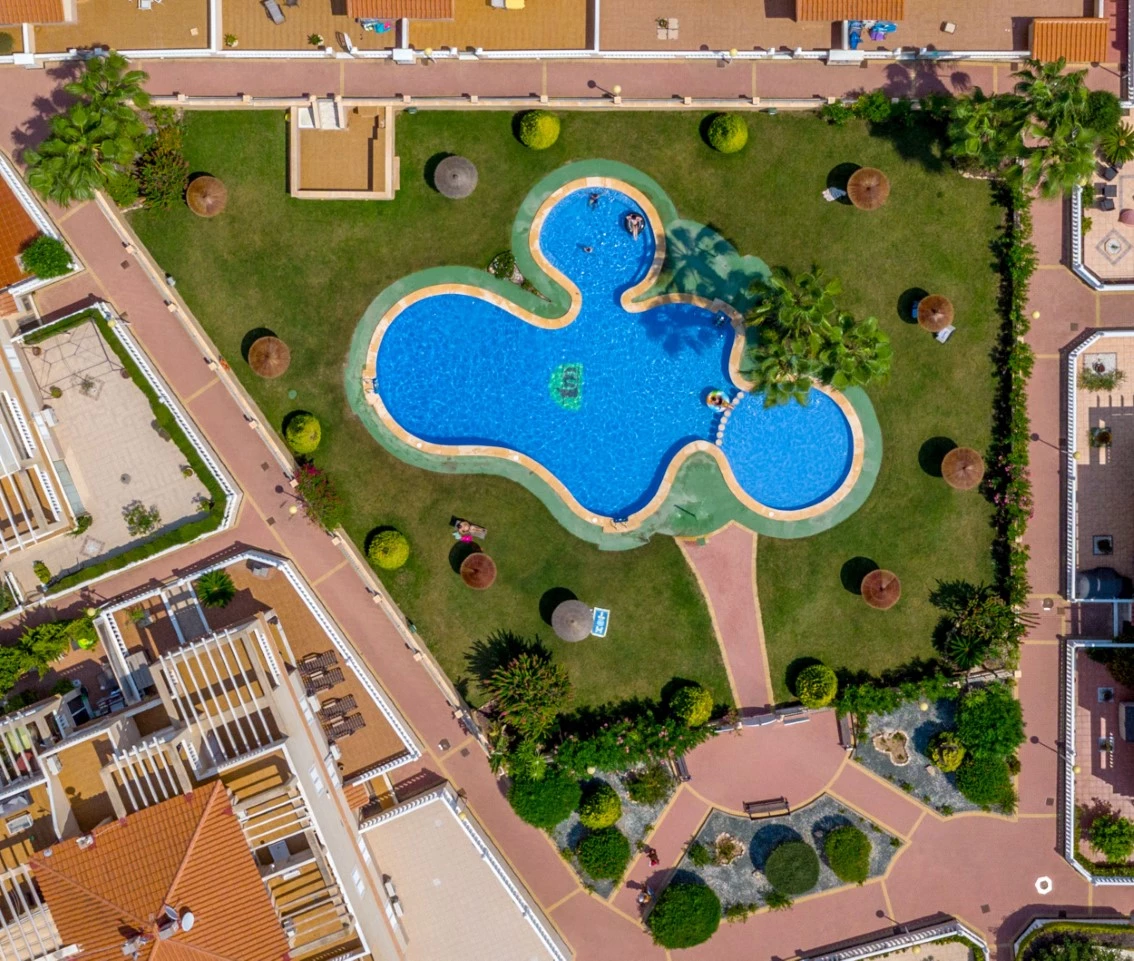 Bungalow en Zeniamar con piscina privada y vistas al pueblo – Orihuela Costa