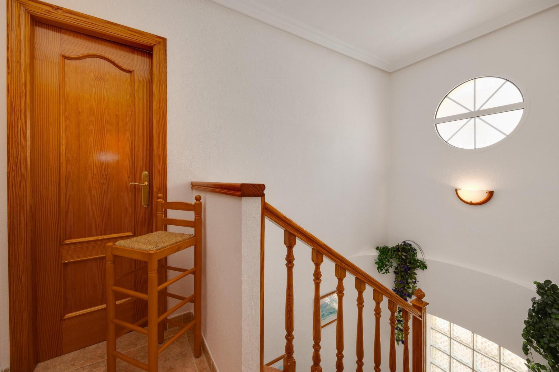 Duplex con piscina privada en La Florida, Orihuela Costa – 2 hab / 2 baños