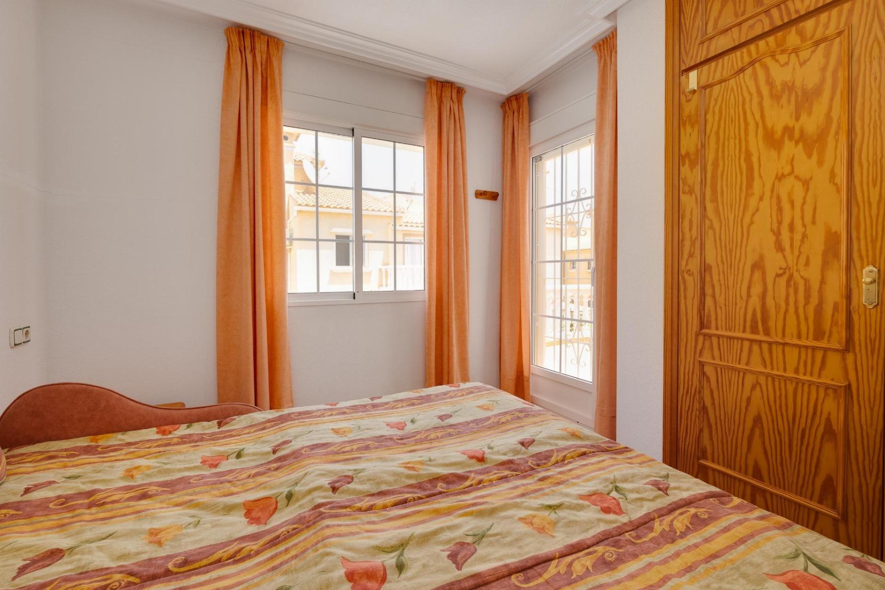 Duplex con piscina privada en La Florida, Orihuela Costa – 2 hab / 2 baños