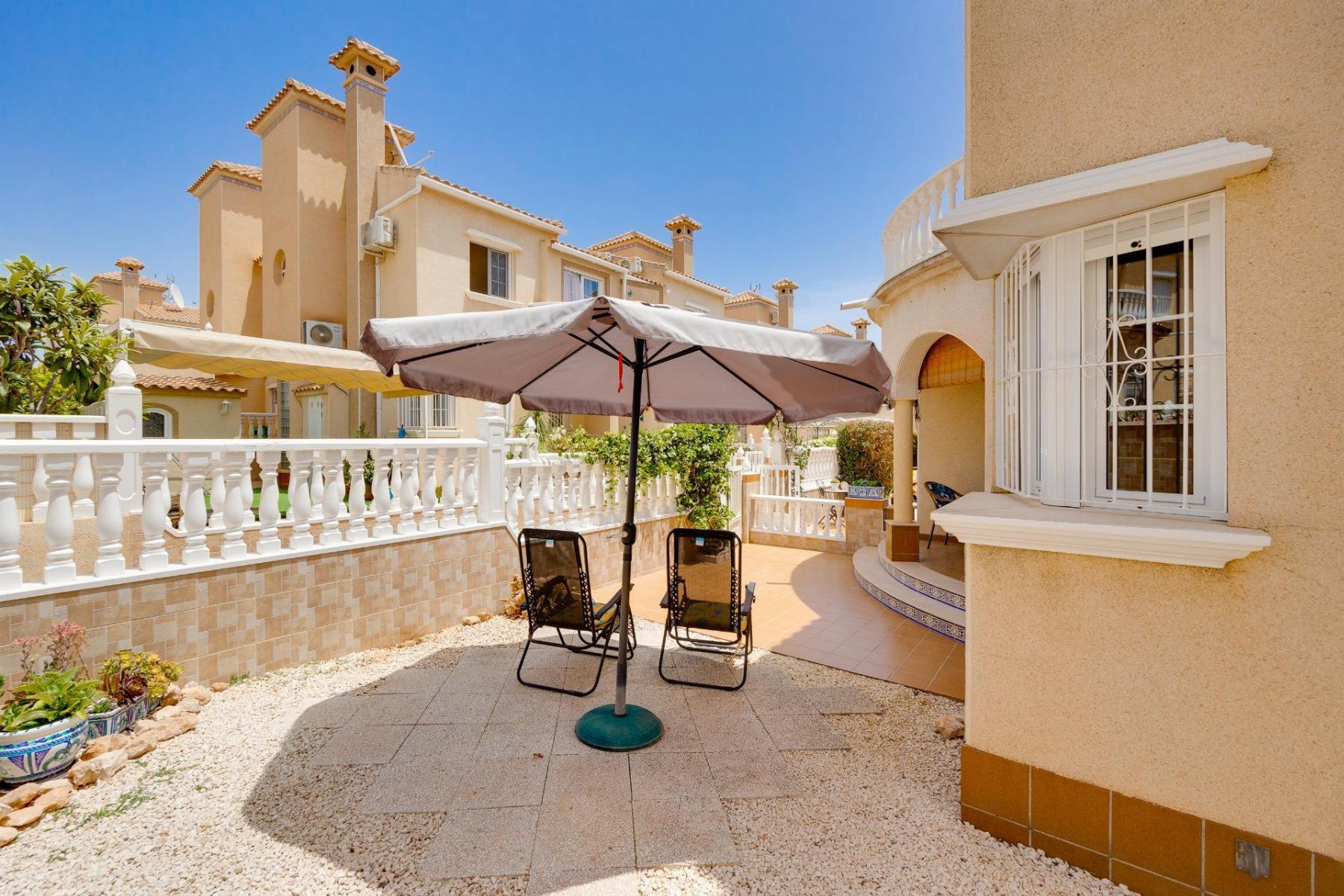 Duplex con piscina privada en La Florida, Orihuela Costa – 2 hab / 2 baños