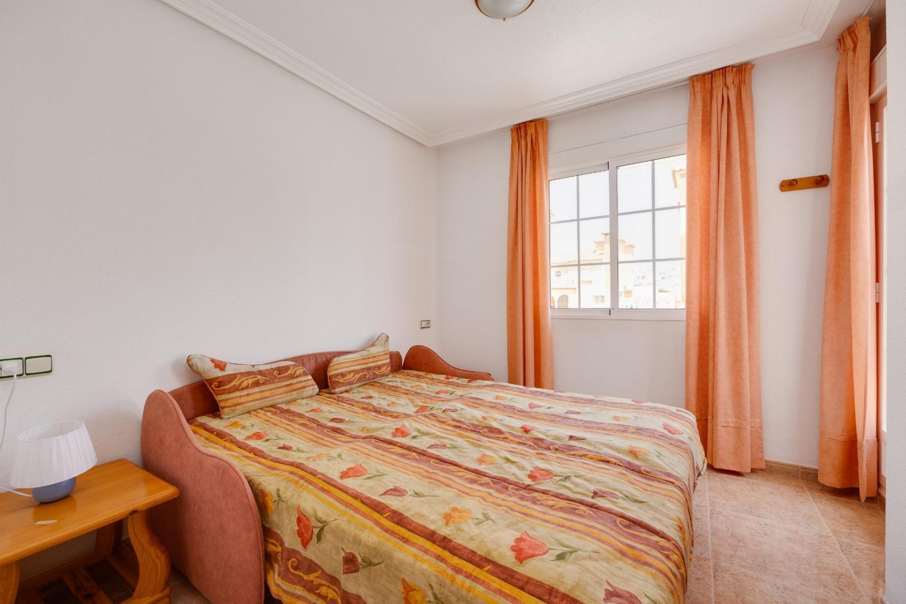 Duplex con piscina privada en La Florida, Orihuela Costa – 2 hab / 2 baños