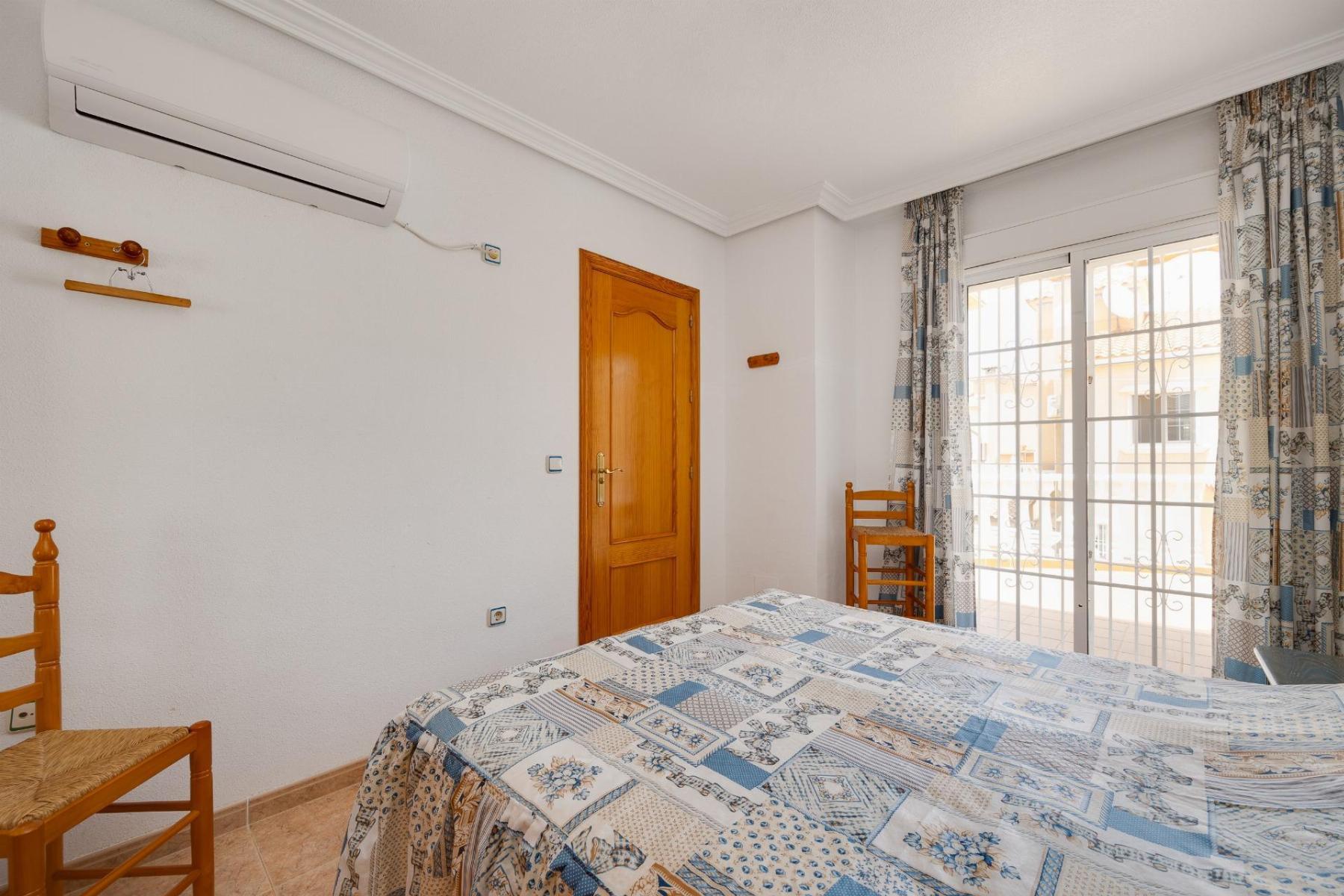 Duplex con piscina privada en La Florida, Orihuela Costa – 2 hab / 2 baños