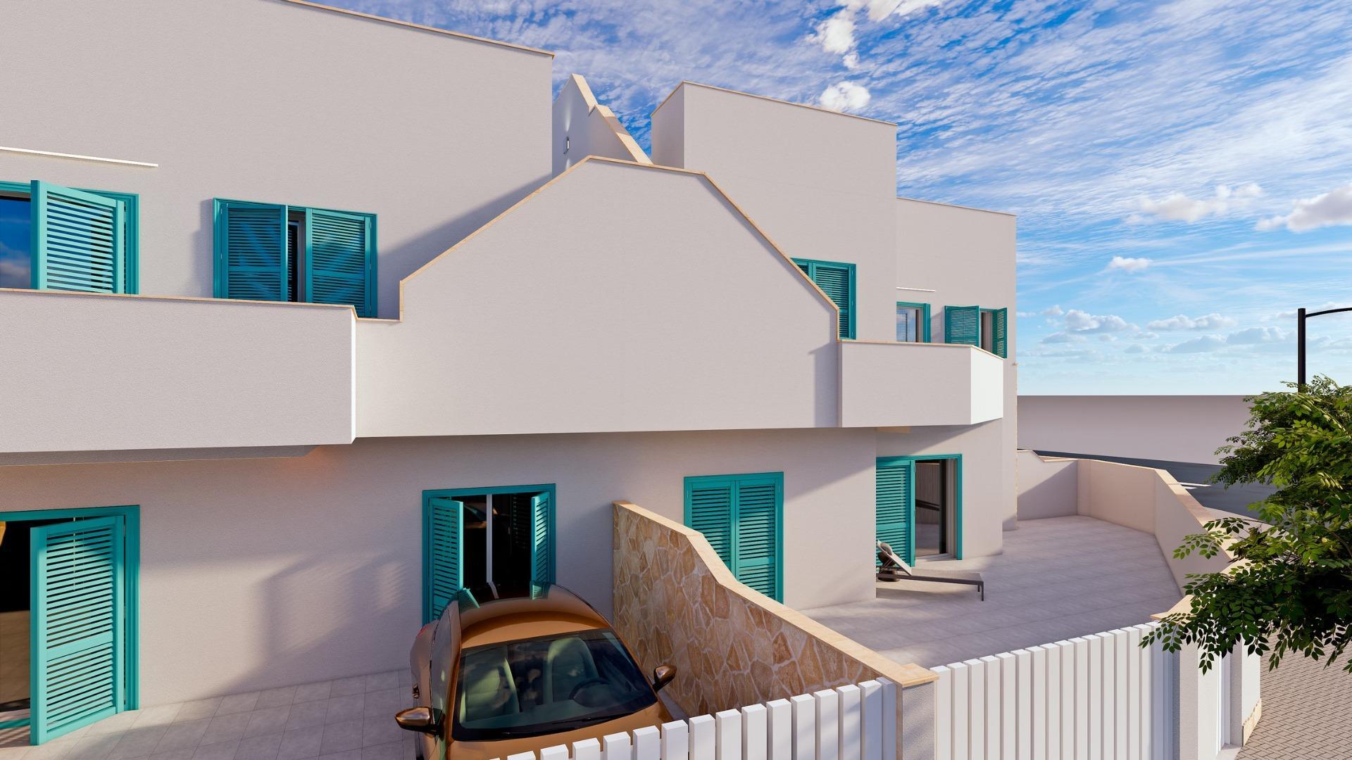 Chalet de obra nueva con piscina privada a 500m del mar en Pilar de la Horadada