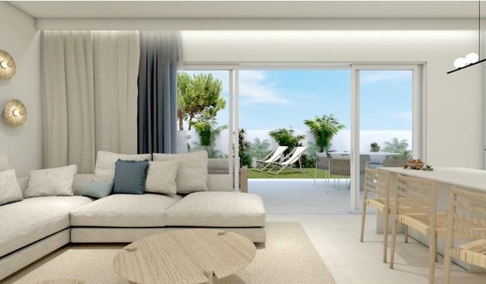 Chalet de obra nueva con piscina privada a 500m del mar en Pilar de la Horadada