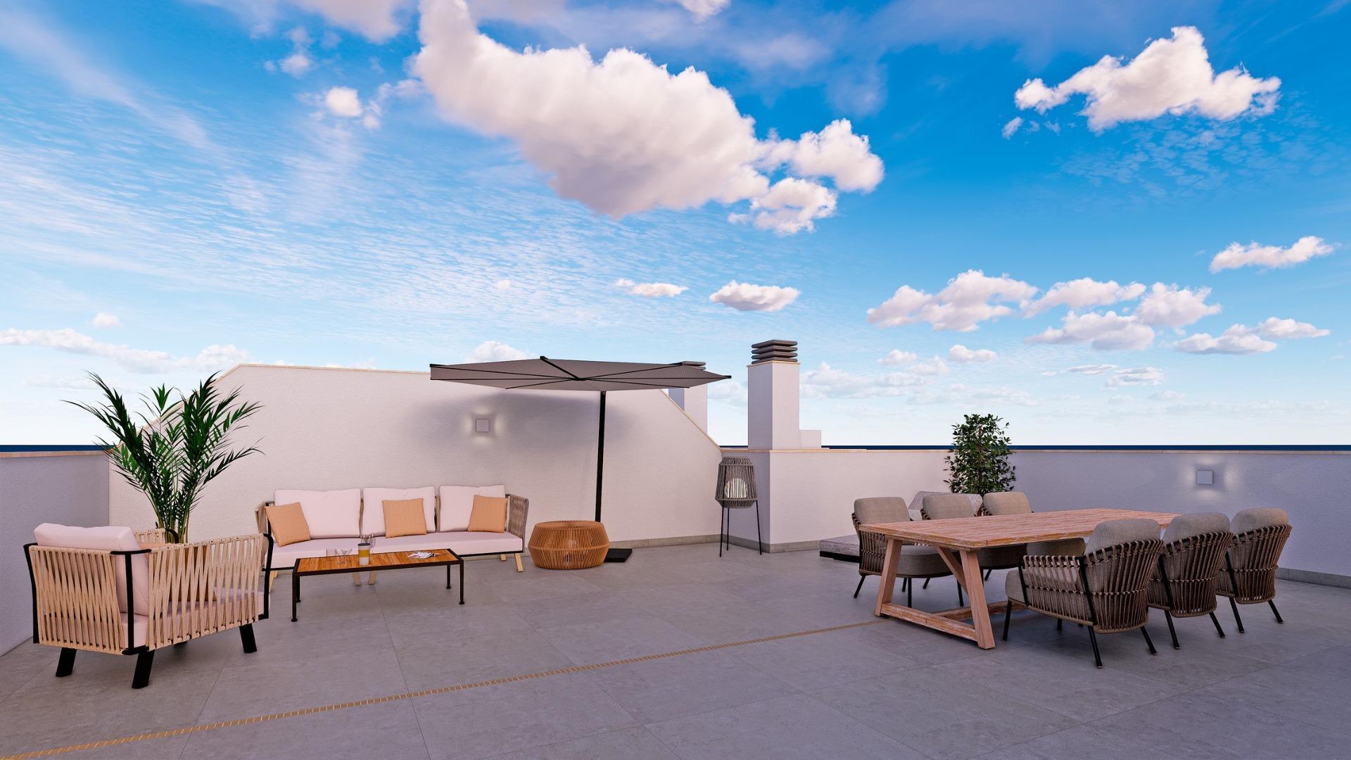 Chalet de obra nueva con piscina privada a 500m del mar en Pilar de la Horadada