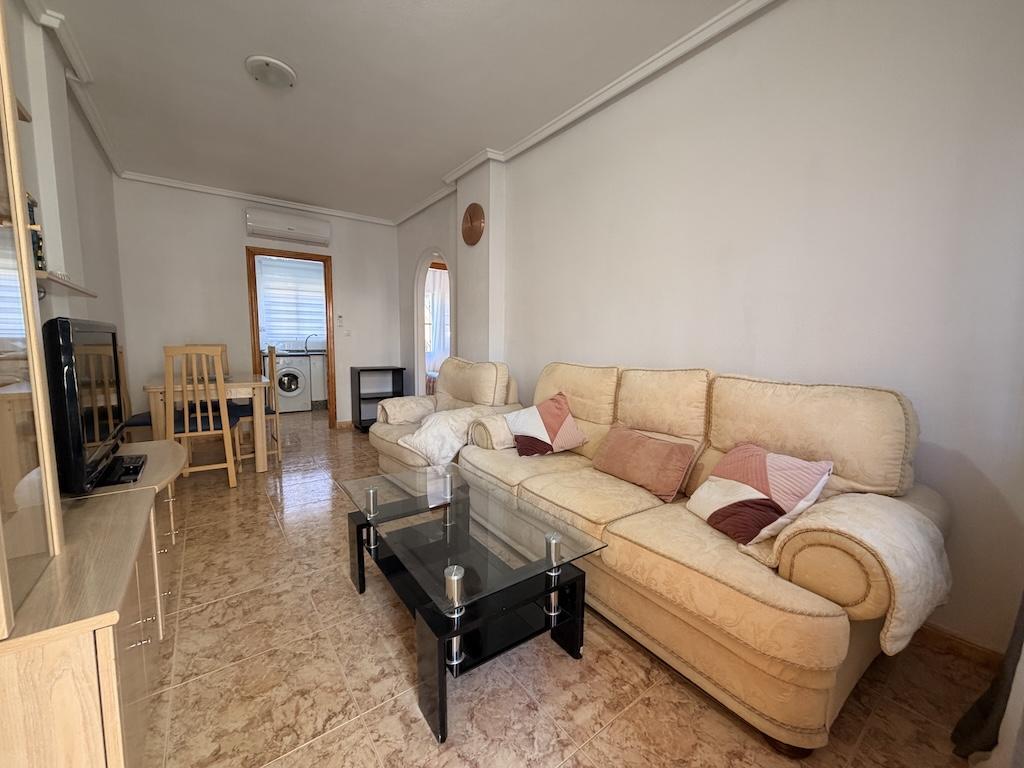 Bungalow con piscina privada y jardín en Villamartín — 2 dorm. en St James Hills