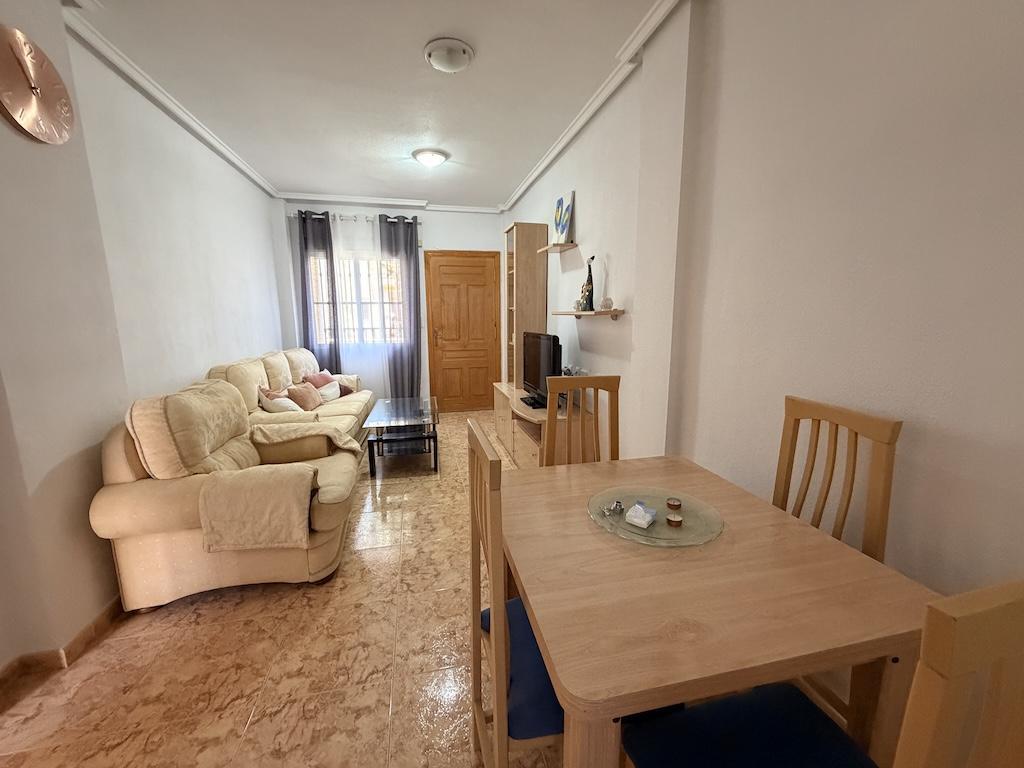 Bungalow con piscina privada y jardín en Villamartín — 2 dorm. en St James Hills