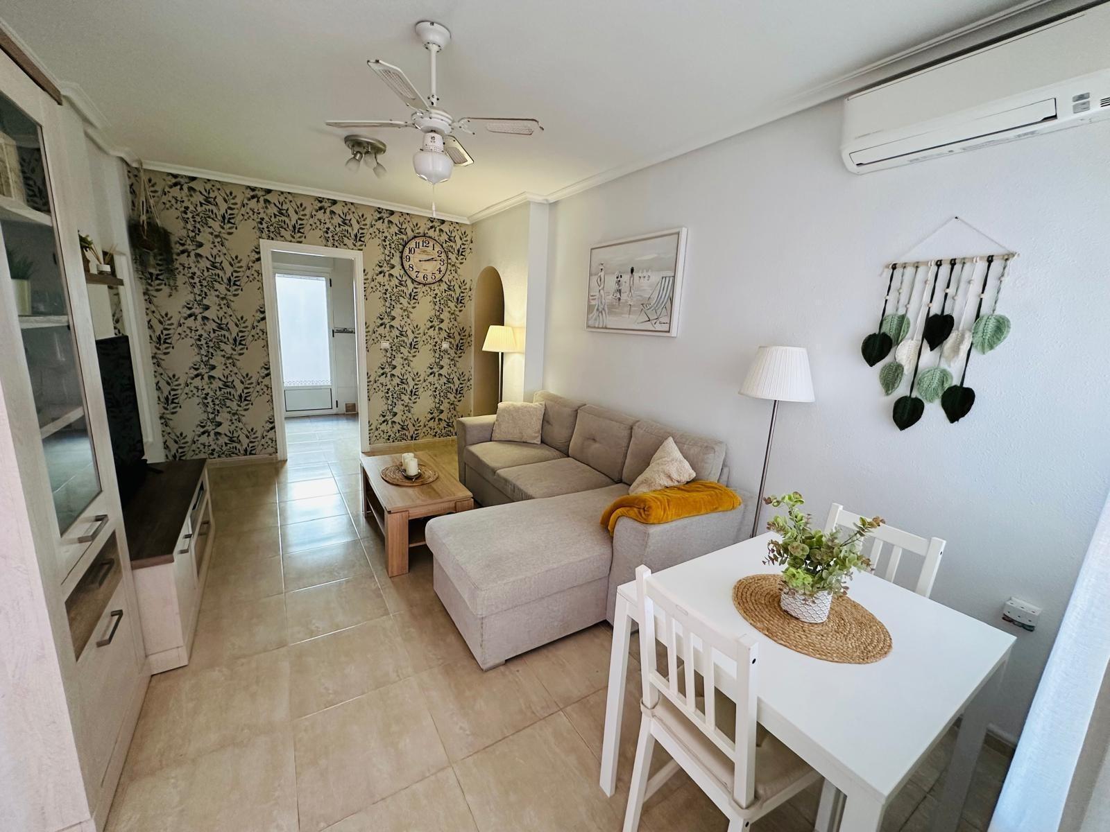 Bungalow con jardín y piscina en Dream Hills – Inversión con renta garantizada