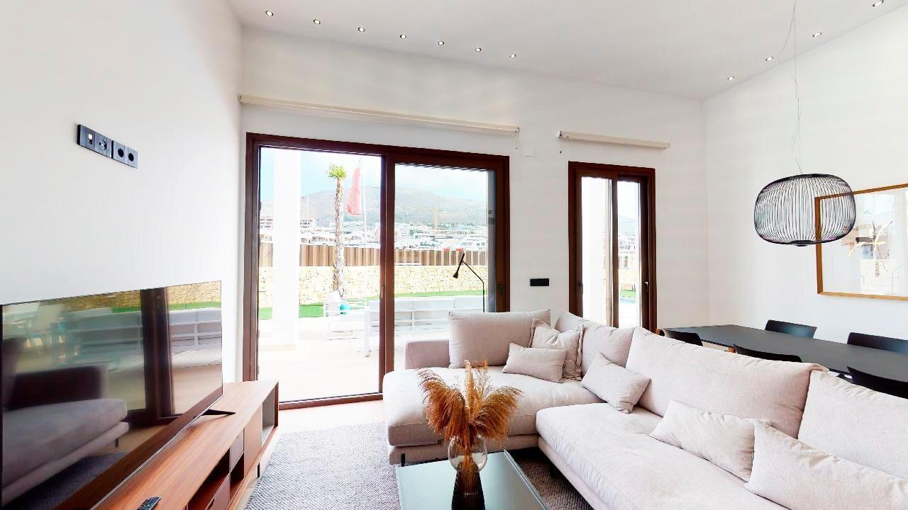 Villa de obra nueva con vistas al mar en Finestrat — 4 dorm. y piscina
