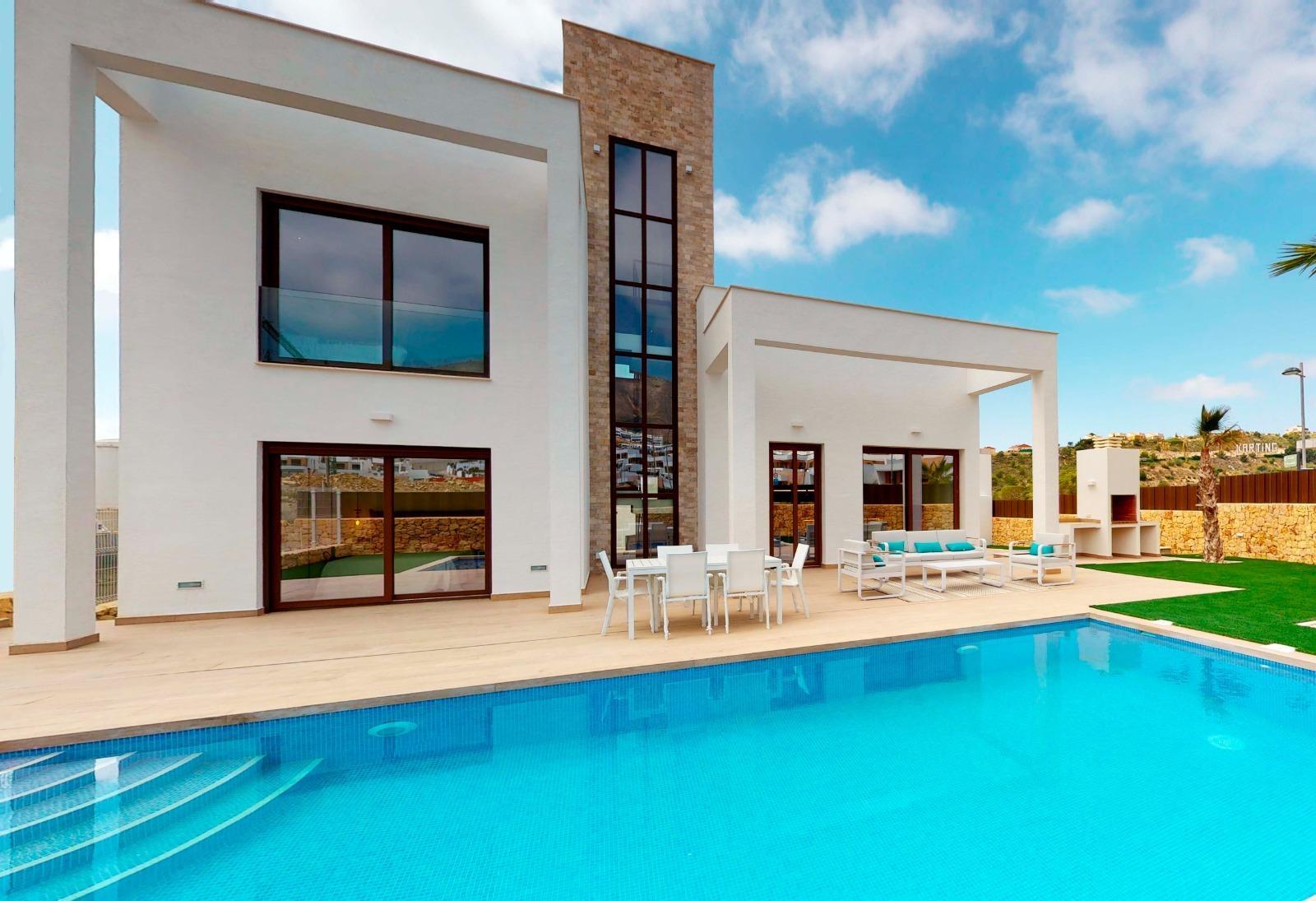 Villa de obra nueva con vistas al mar en Finestrat — 4 dorm. y piscina