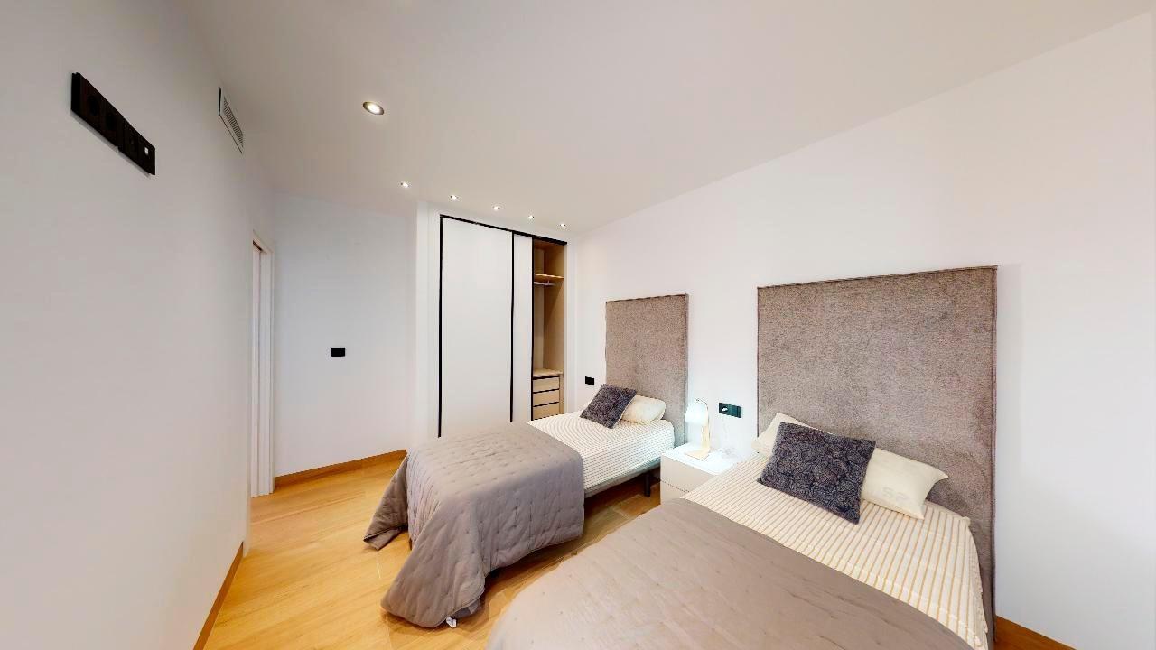 Villa de obra nueva con vistas al mar en Finestrat — 4 dorm. y piscina