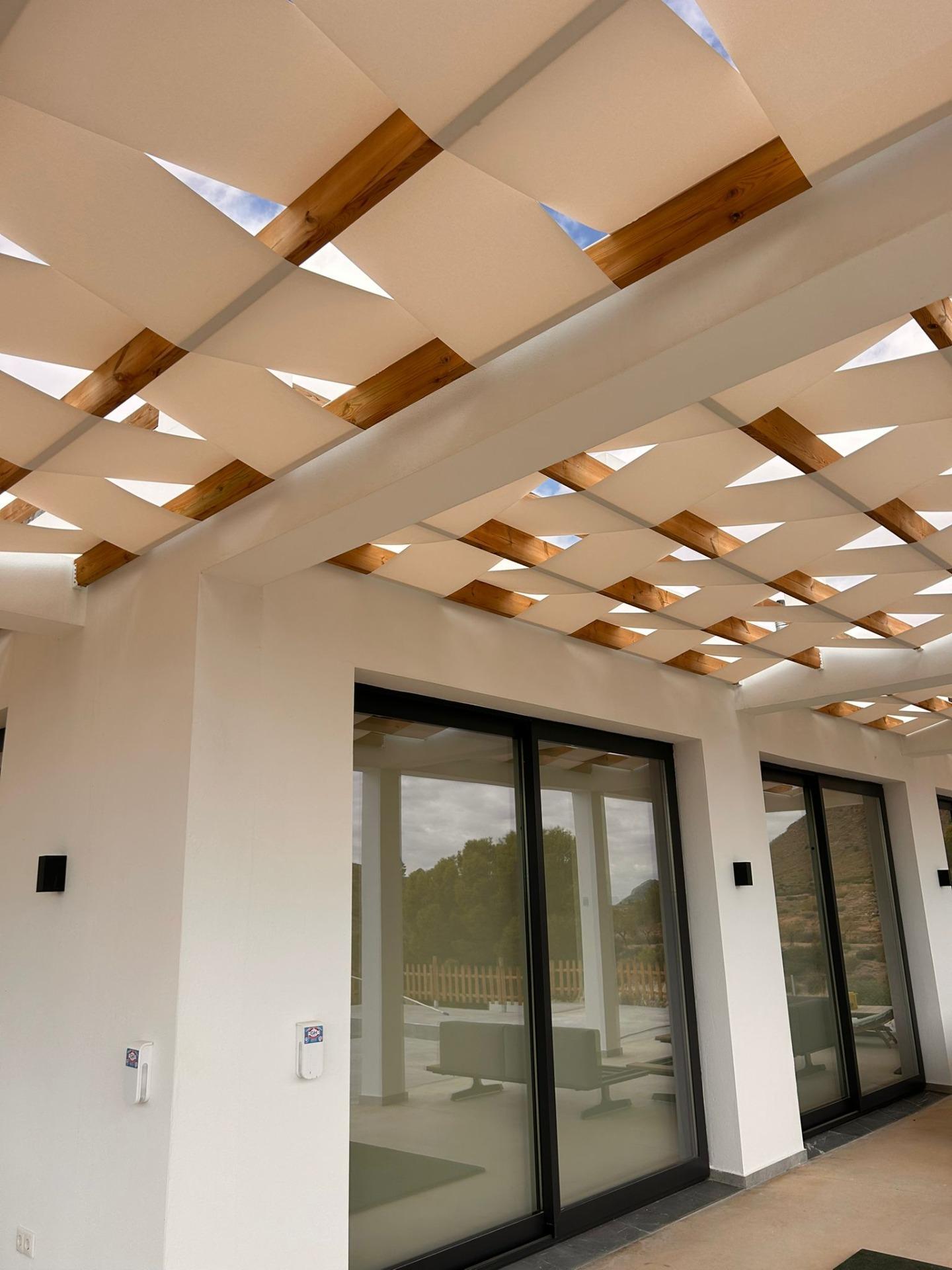 Villa de lujo en Pinoso: 10.116 m² de parcela, piscina y 4 dormitorios