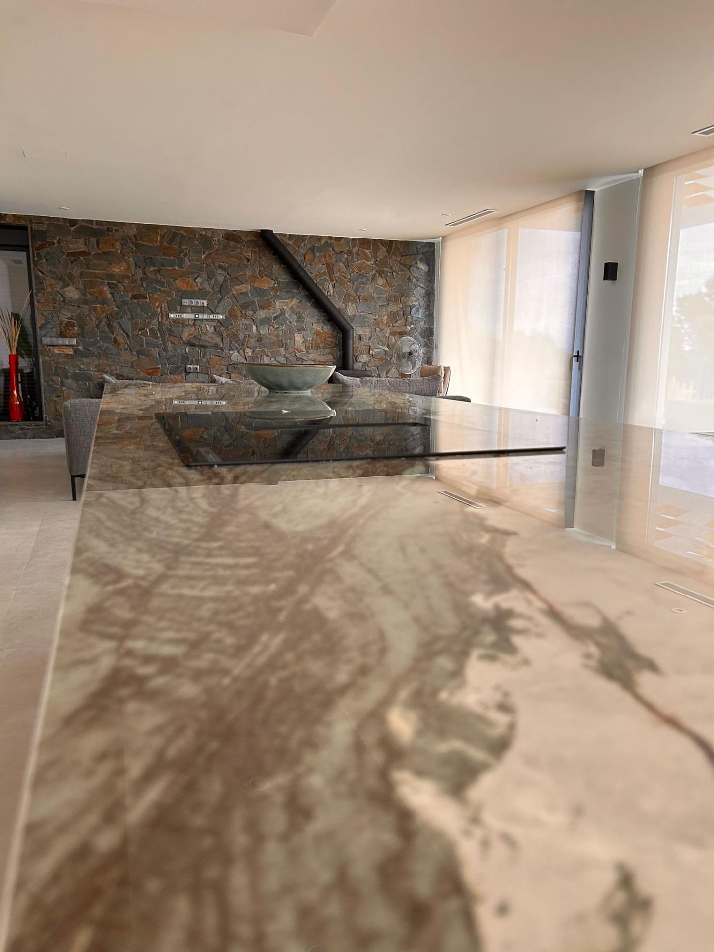 Villa de lujo en Pinoso: 10.116 m² de parcela, piscina y 4 dormitorios