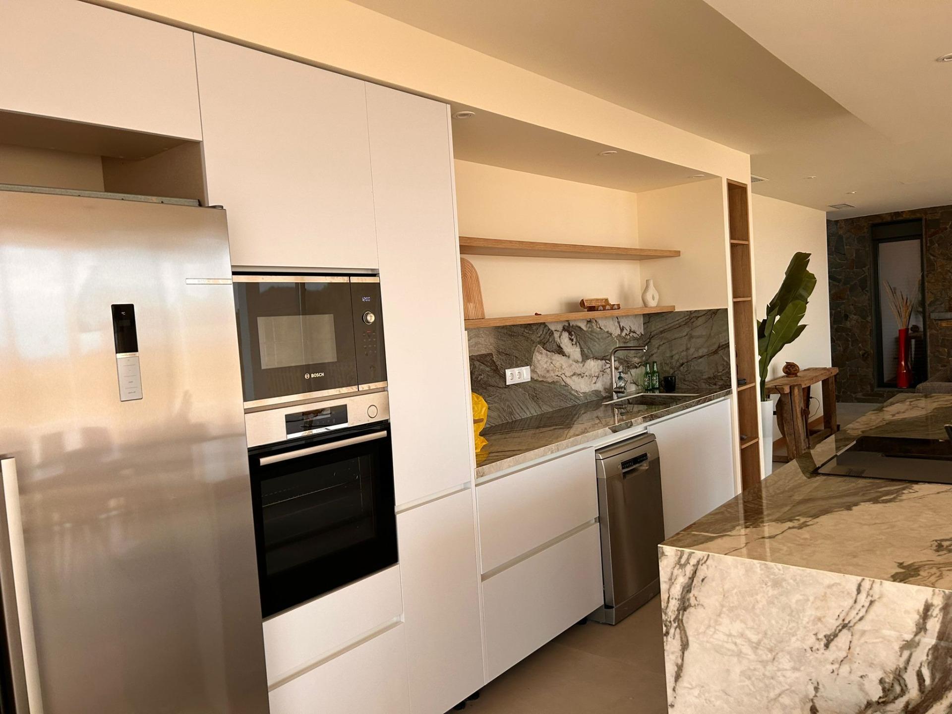Villa de lujo en Pinoso: 10.116 m² de parcela, piscina y 4 dormitorios