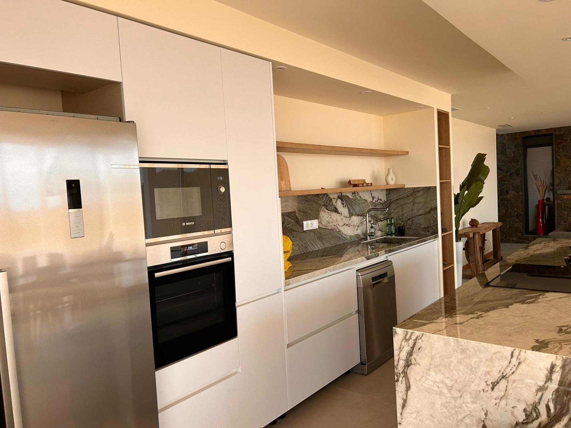 Villa de lujo en Pinoso: 10.116 m² de parcela, piscina y 4 dormitorios