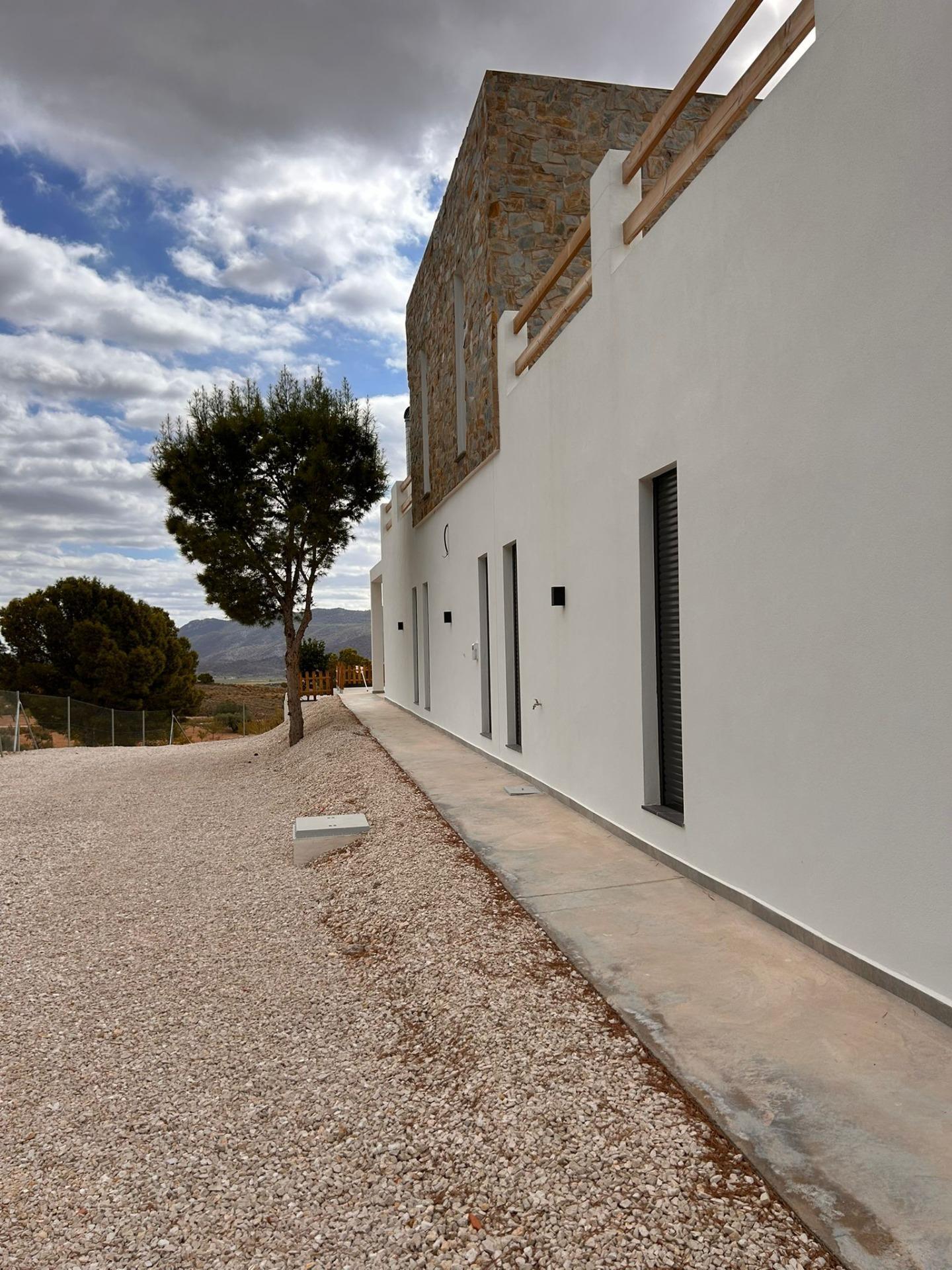 Villa de lujo en Pinoso: 10.116 m² de parcela, piscina y 4 dormitorios