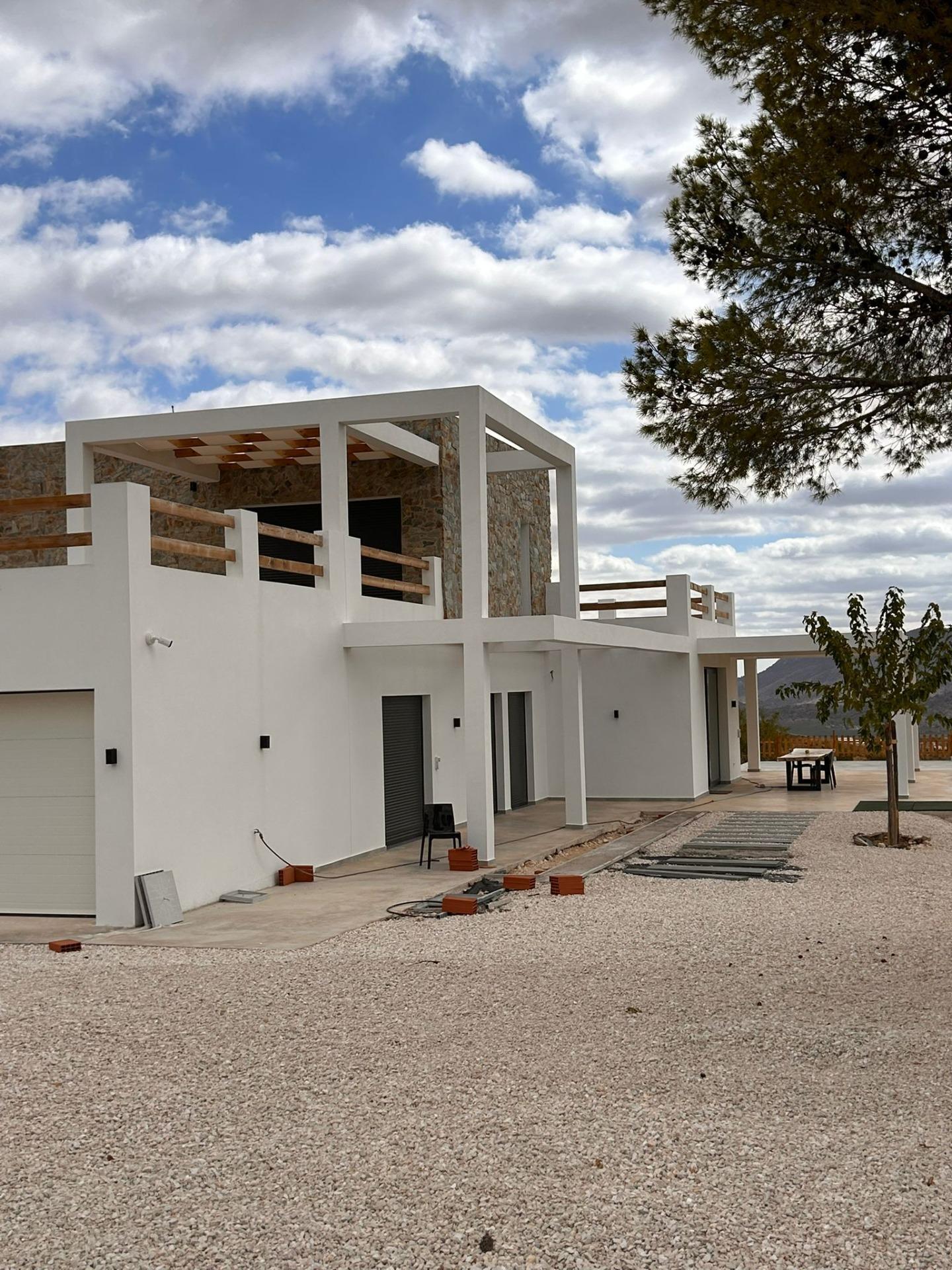 Villa de lujo en Pinoso: 10.116 m² de parcela, piscina y 4 dormitorios