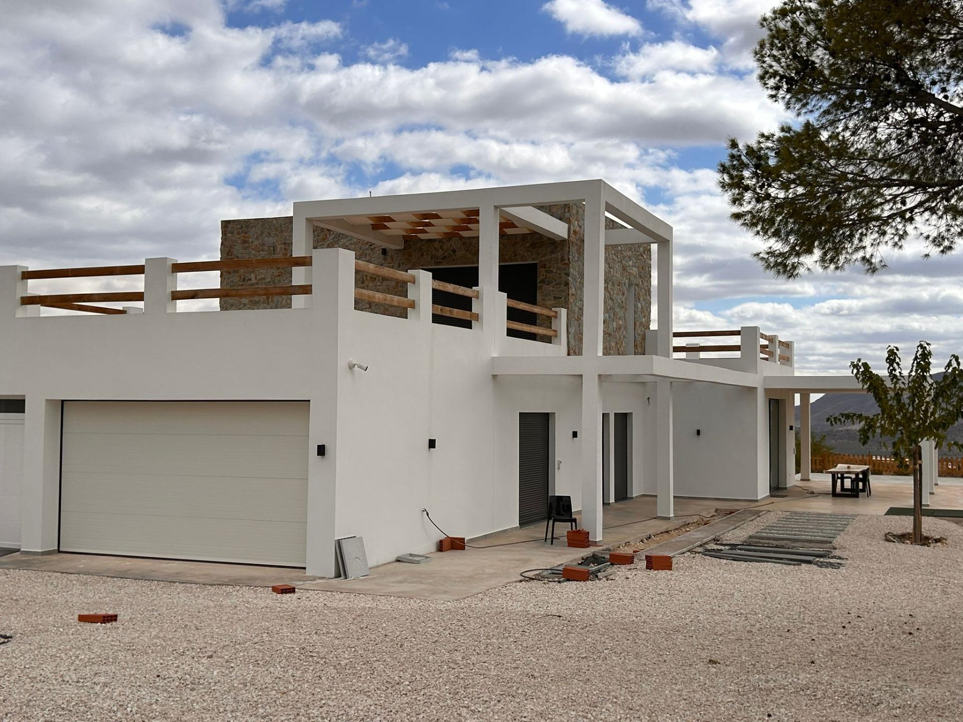 Villa de lujo en Pinoso: 10.116 m² de parcela, piscina y 4 dormitorios