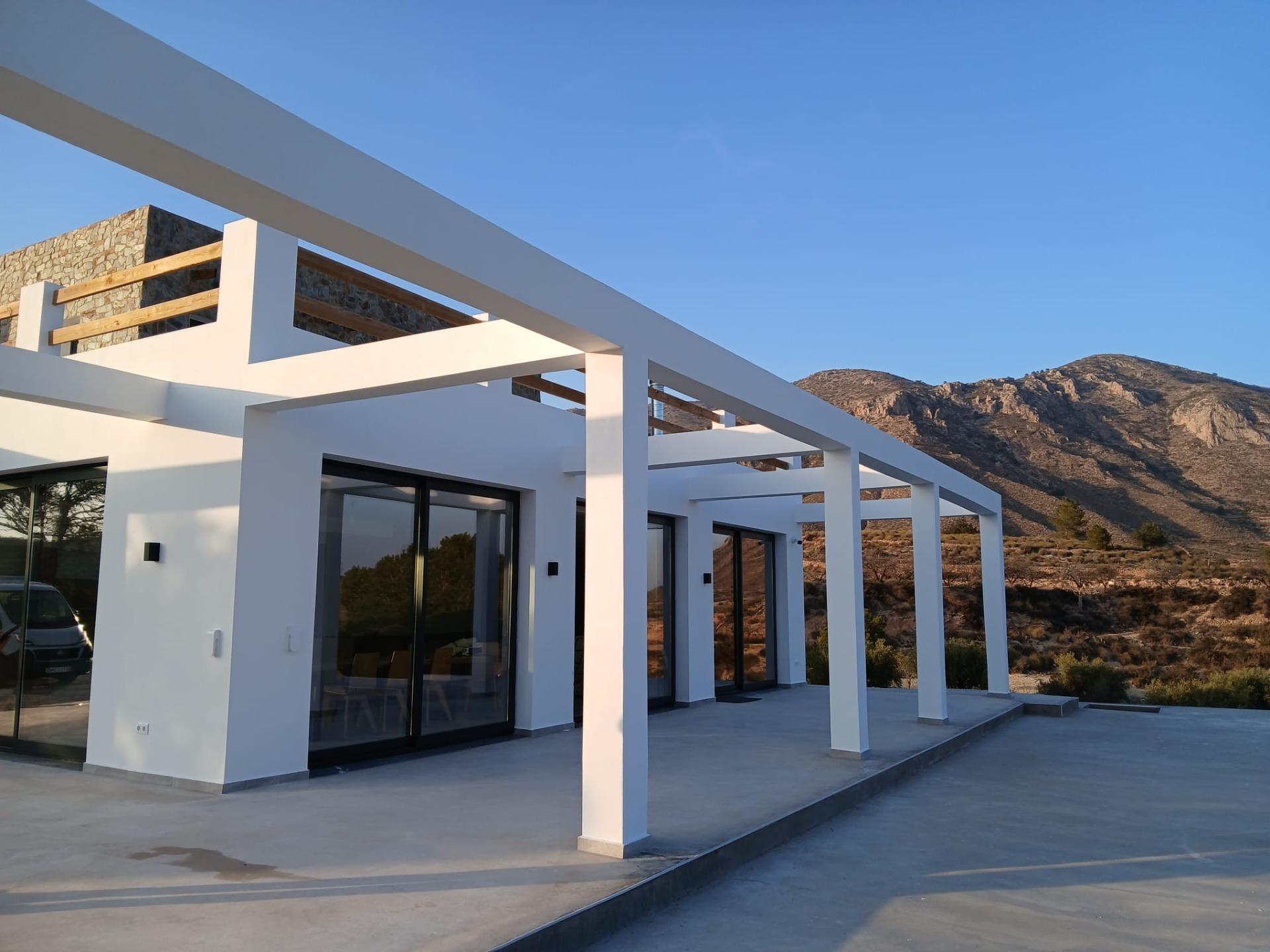Villa de lujo en Pinoso: 10.116 m² de parcela, piscina y 4 dormitorios