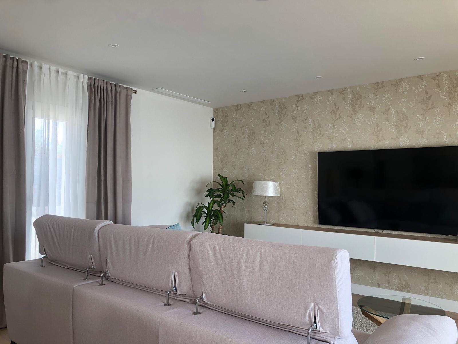 Villa de obra nueva en Aspe con piscina privada y parcela de 587 m² — 3 dorm.