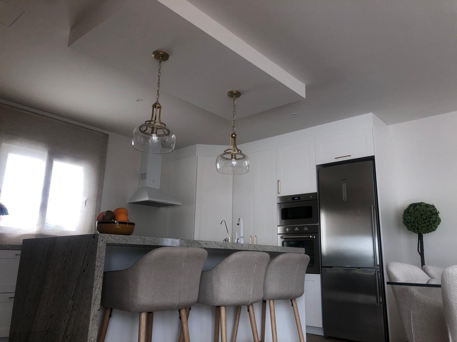Villa de obra nueva en Aspe con piscina privada y parcela de 587 m² — 3 dorm.