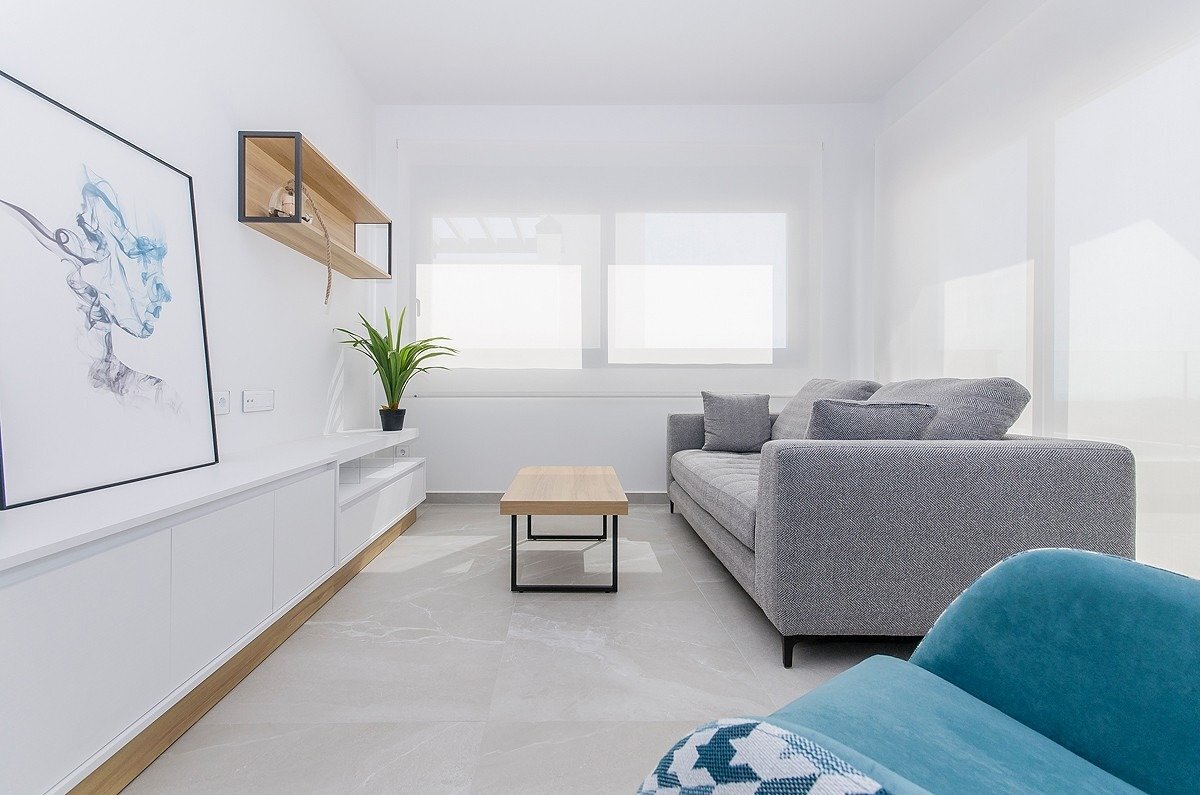 Chalet de obra nueva con piscina privada en San Miguel de Salinas – 3 dorm.