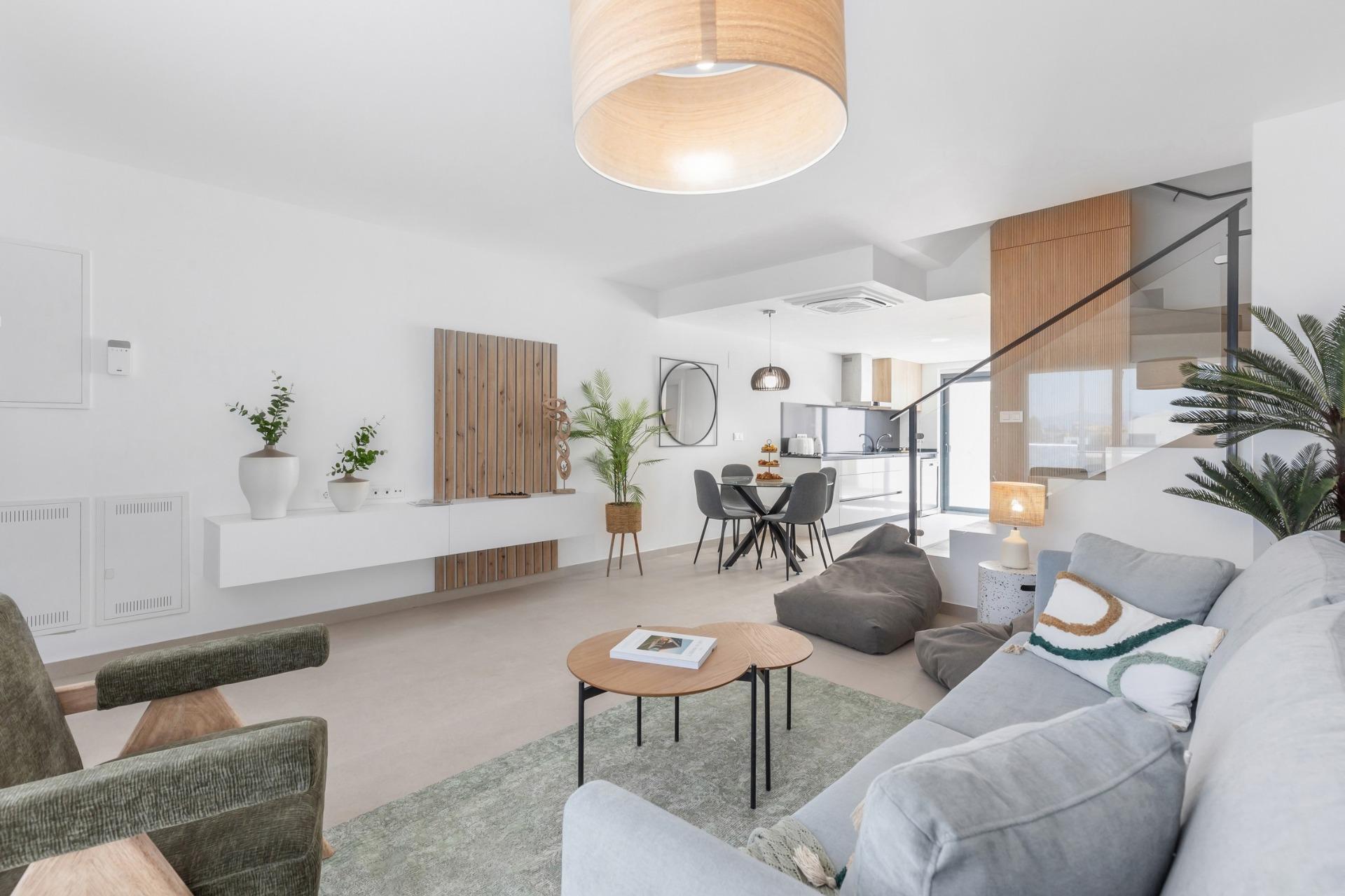 Villa de obra nueva con piscina privada y solárium en Rafal — 3 dorm.
