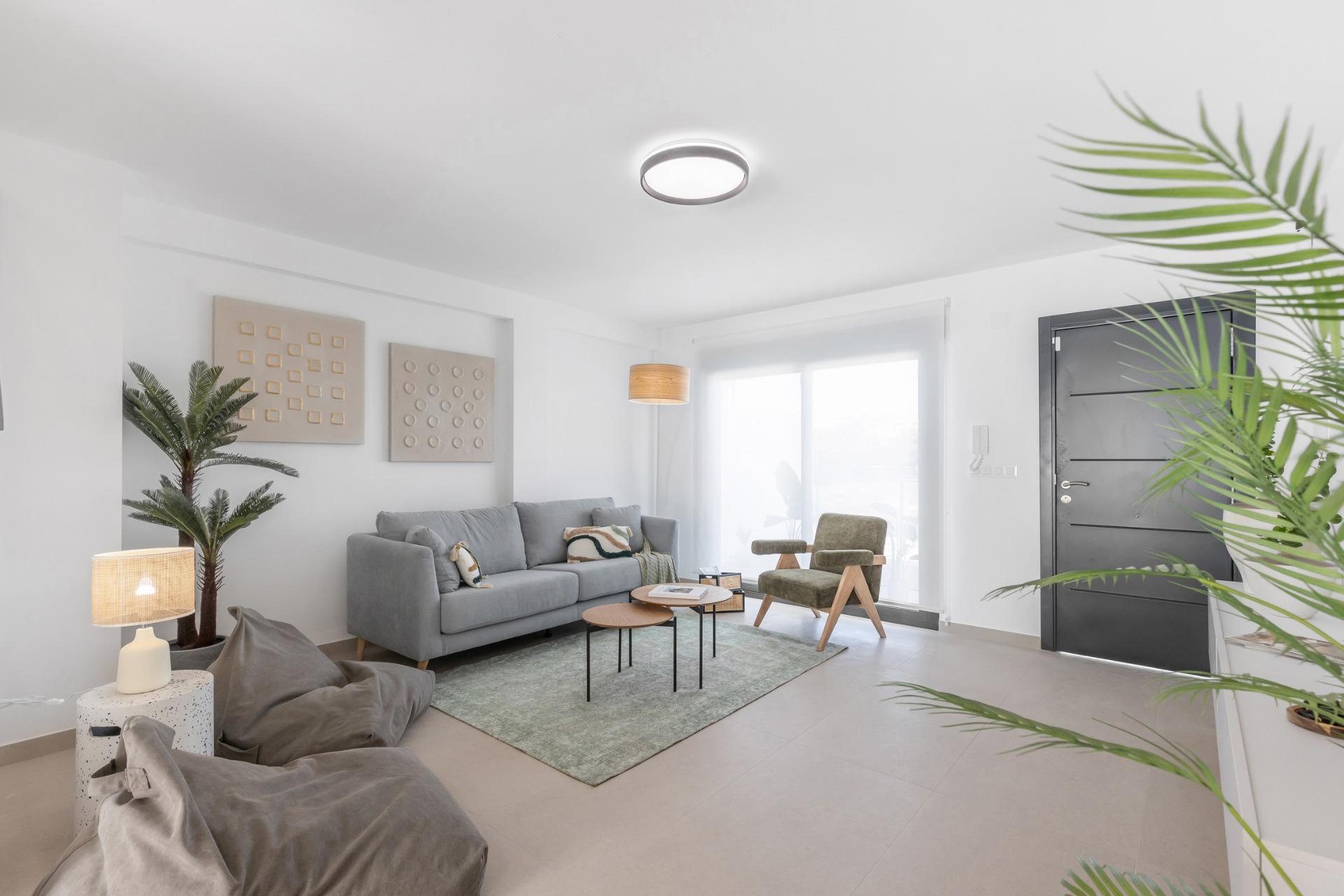Villa de obra nueva con piscina privada y solárium en Rafal — 3 dorm.