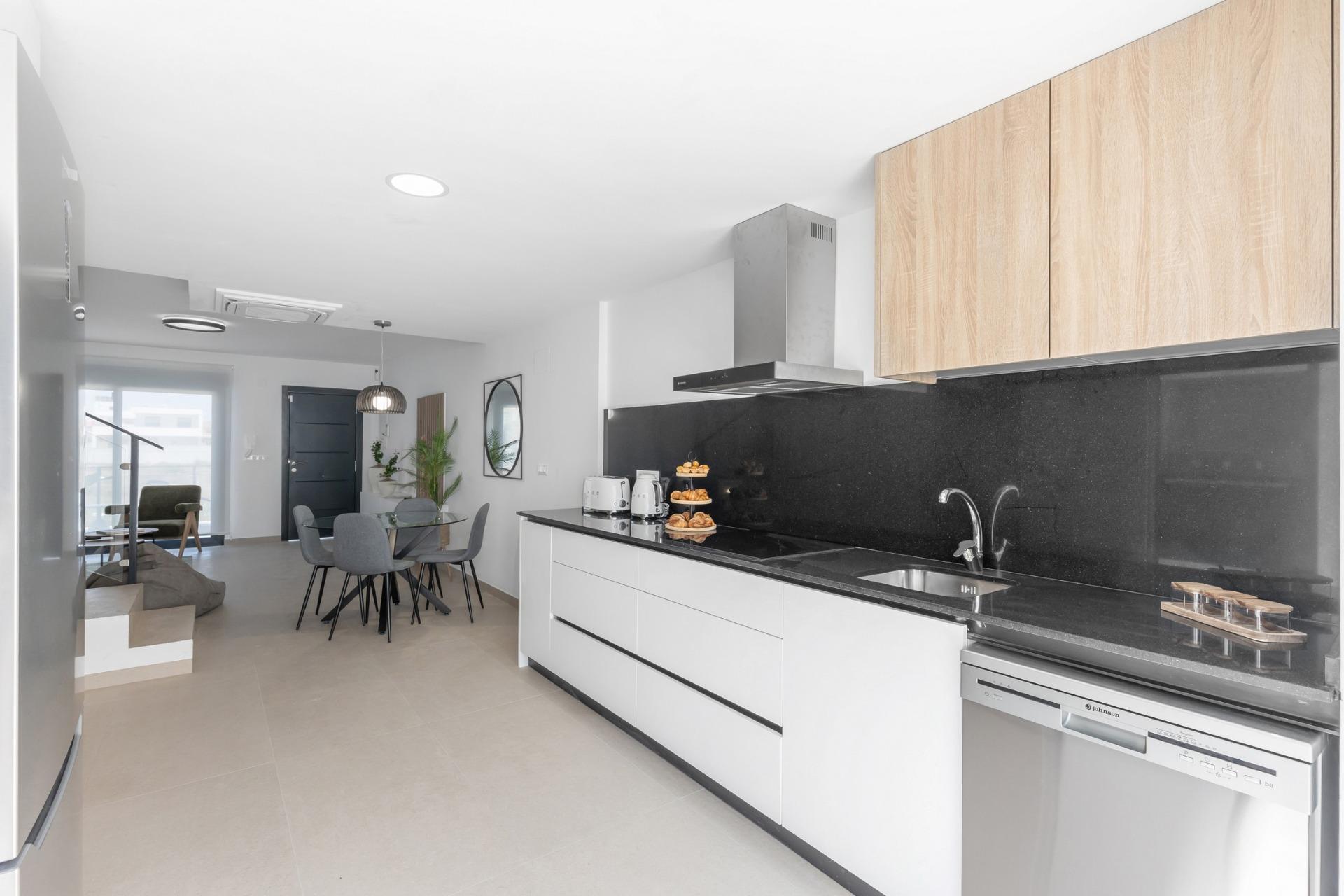 Villa de obra nueva con piscina privada y solárium en Rafal — 3 dorm.