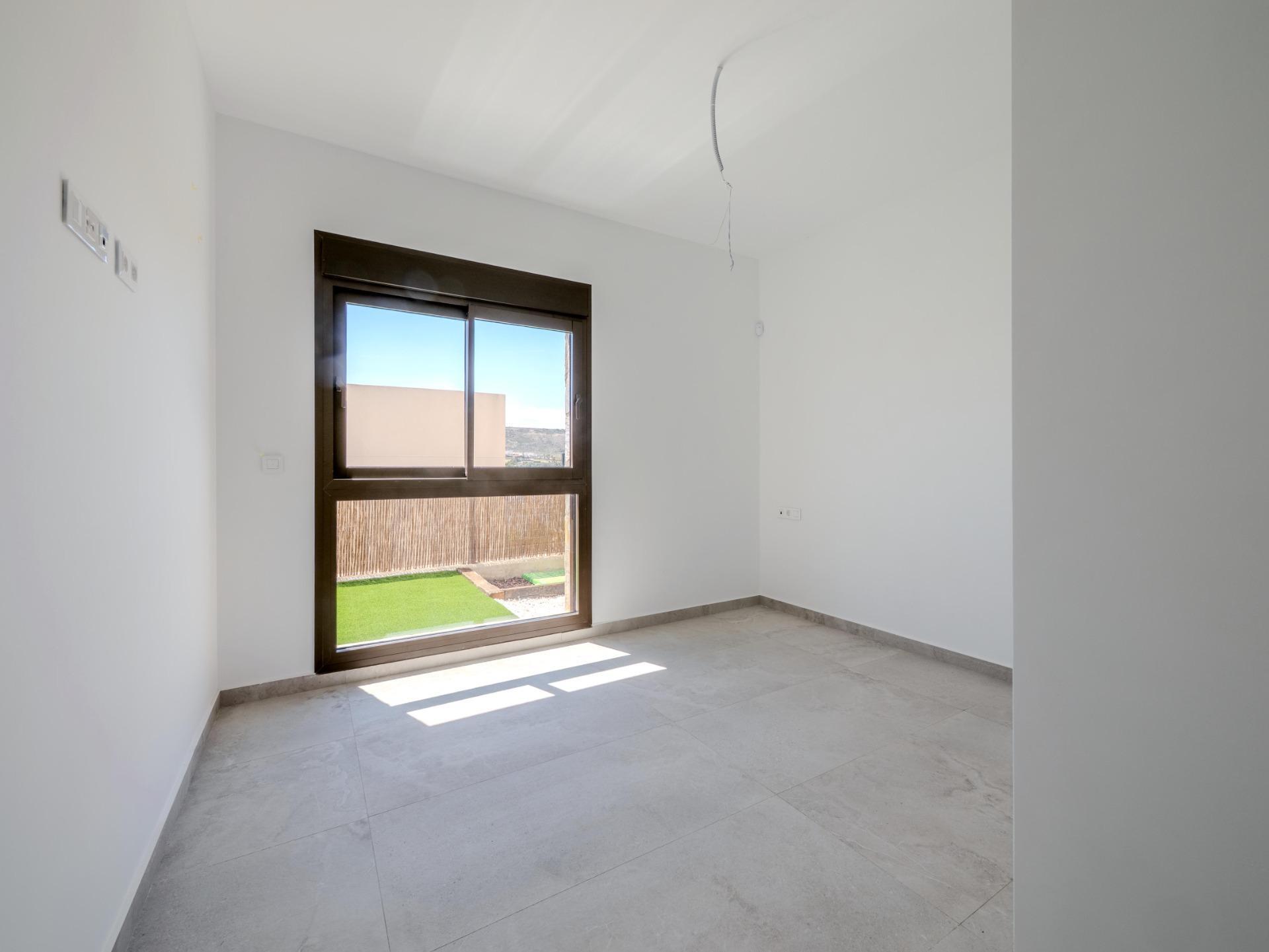 Villa de obra nueva en La Finca Golf, Algorfa – Piscina y diseño moderno