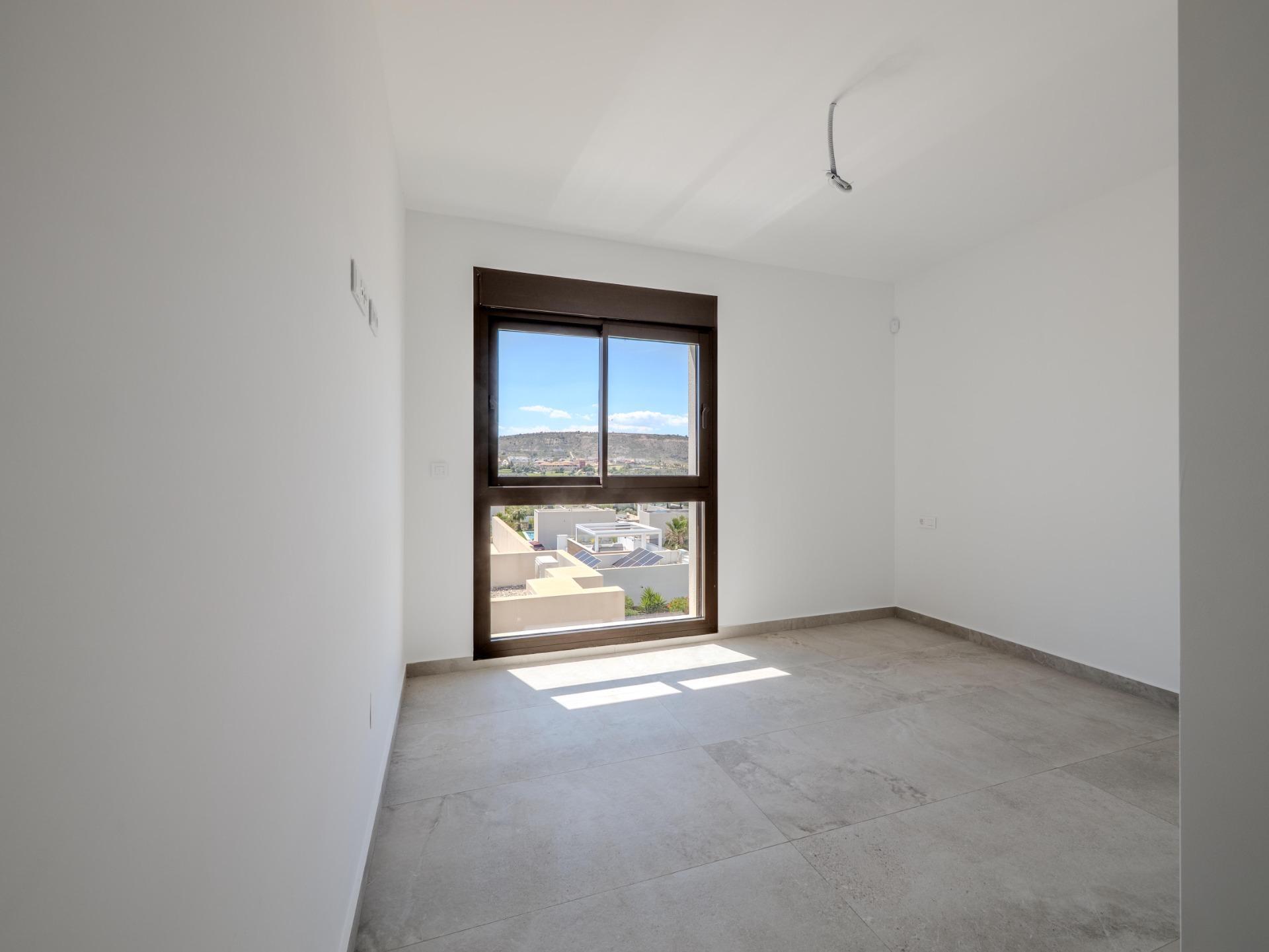Villa de obra nueva en La Finca Golf, Algorfa – Piscina y diseño moderno