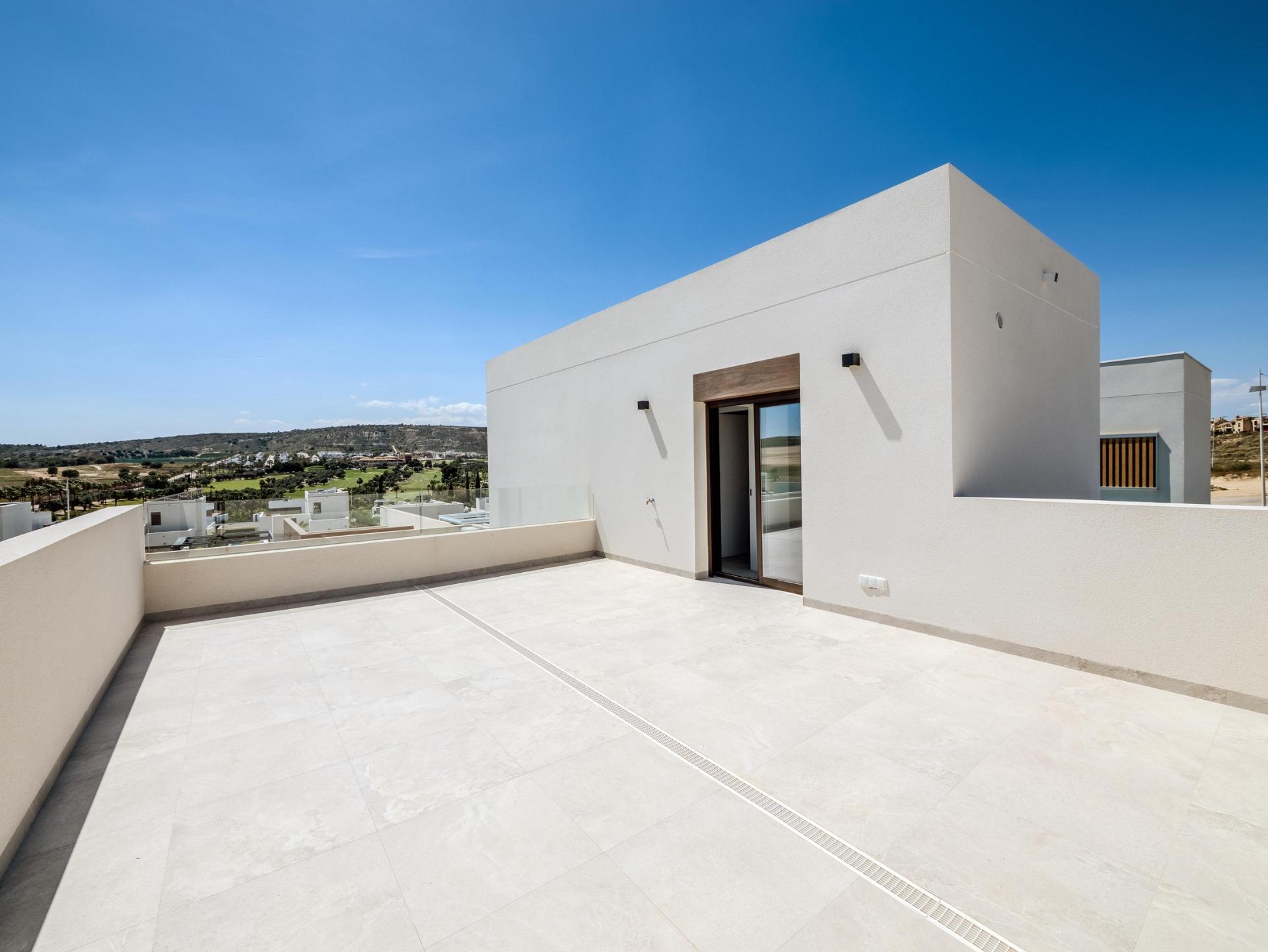 Villa de obra nueva en La Finca Golf, Algorfa – Piscina y diseño moderno