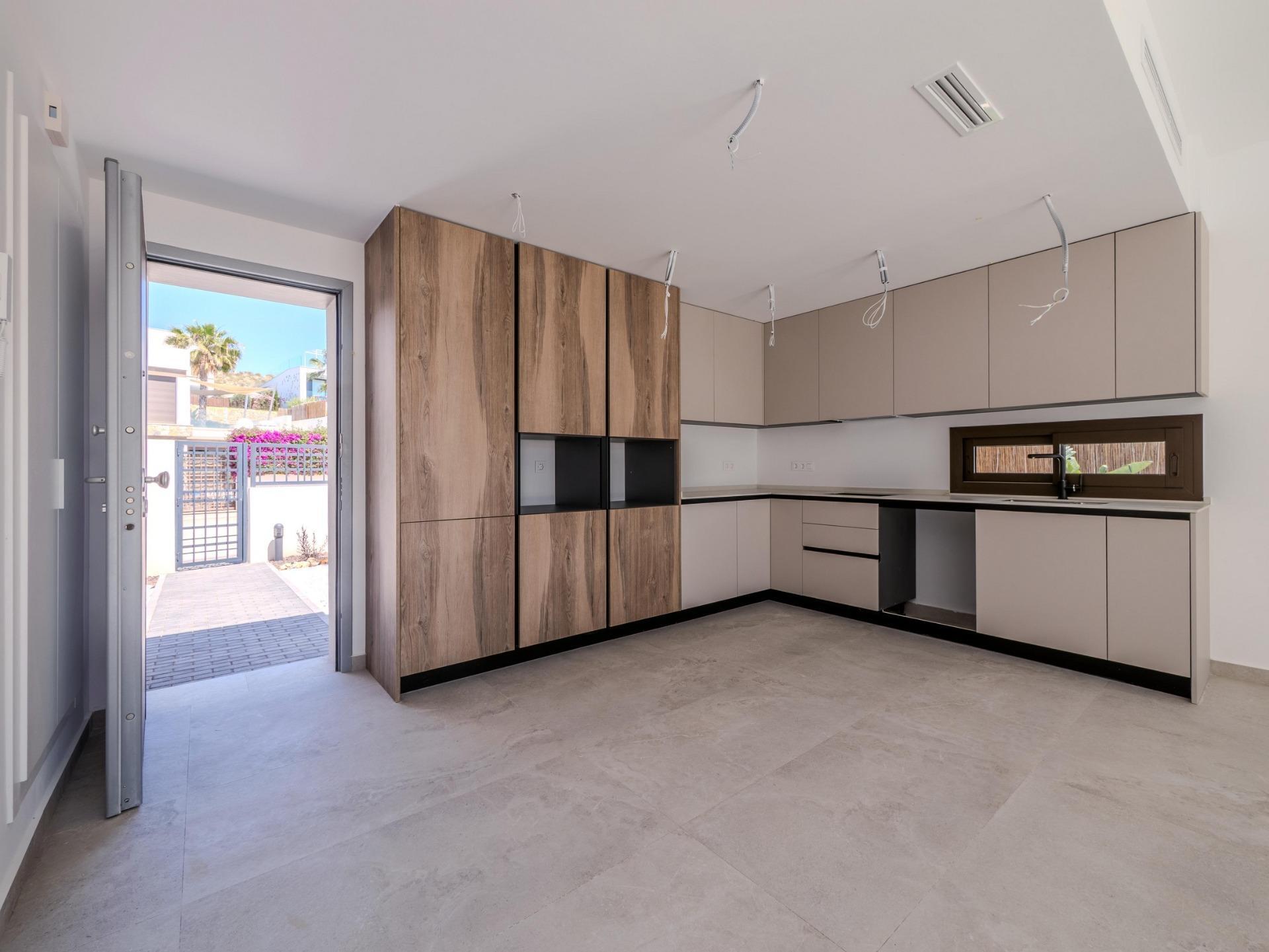 Villa de obra nueva en La Finca Golf, Algorfa – Piscina y diseño moderno