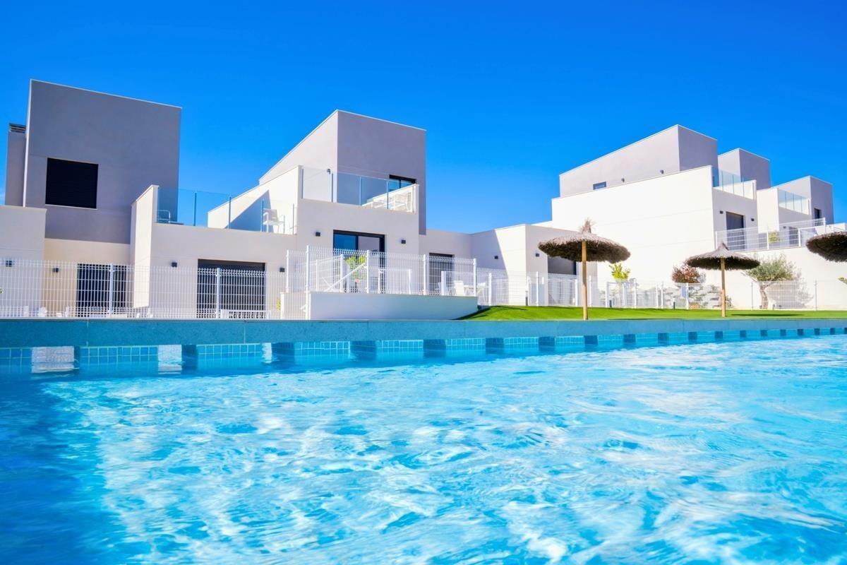 Villa de obra nueva con piscina privada en Altaona Golf Resort — 3 dorm.