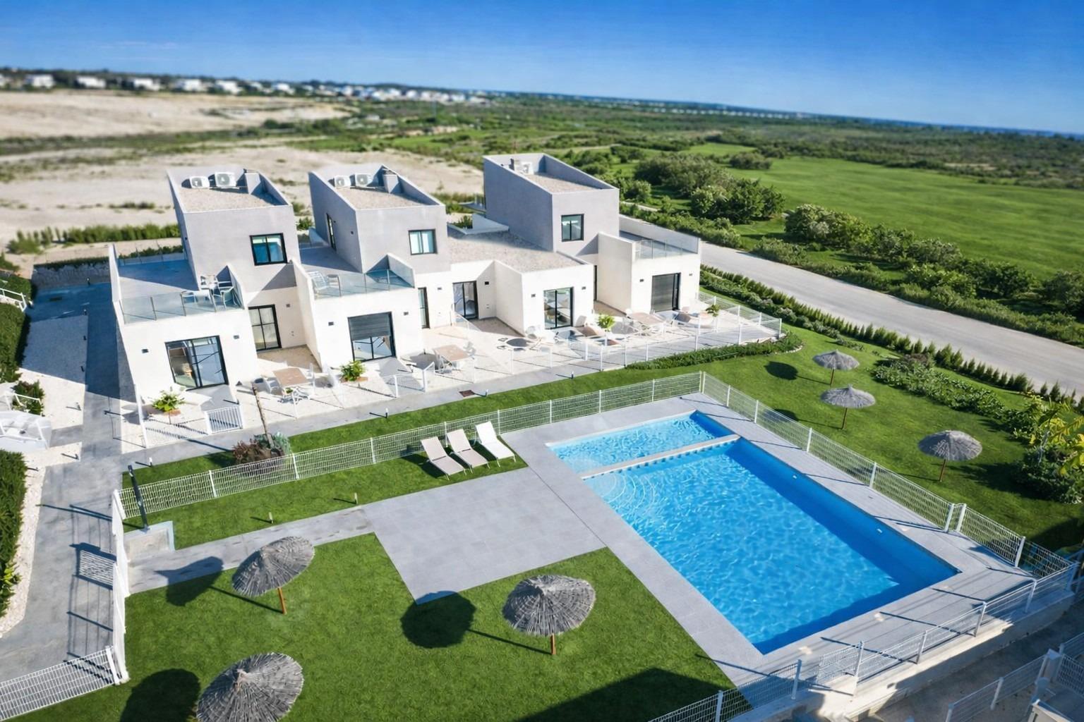 Piso de obra nueva con piscina privada en Altaona Golf Resort — 2 hab.