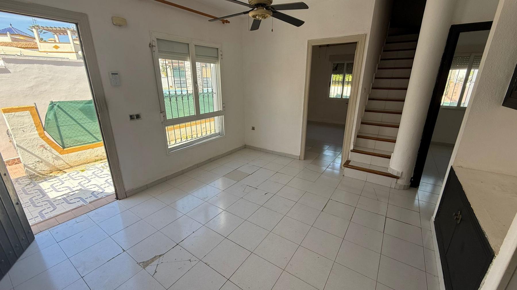 Bungalow de 3 dorm. con jardín y solárium en Los Altos, Torrevieja
