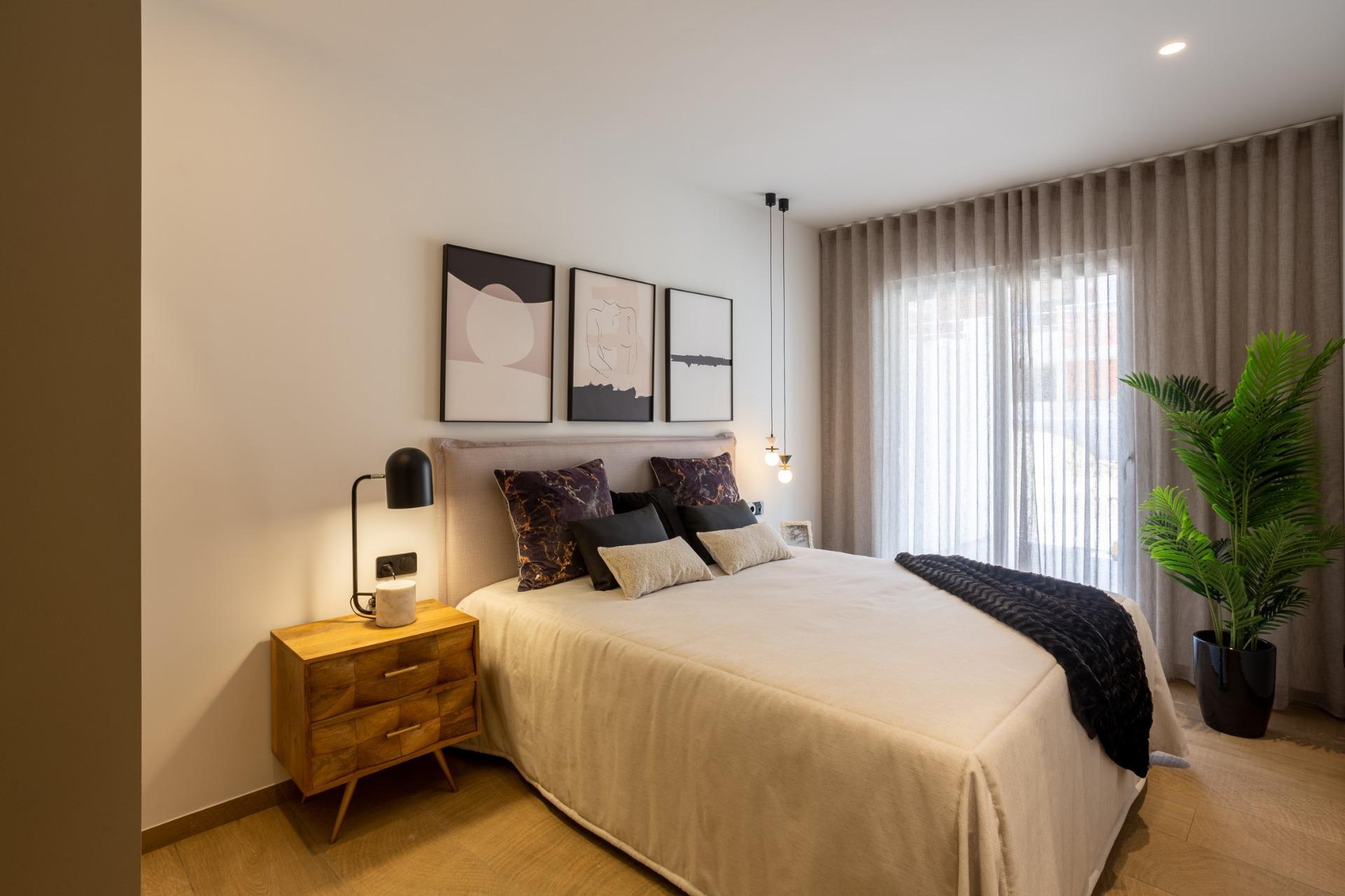 Chalet de obra nueva con piscina privada en La Finca Golf, Algorfa — 3 dorm.