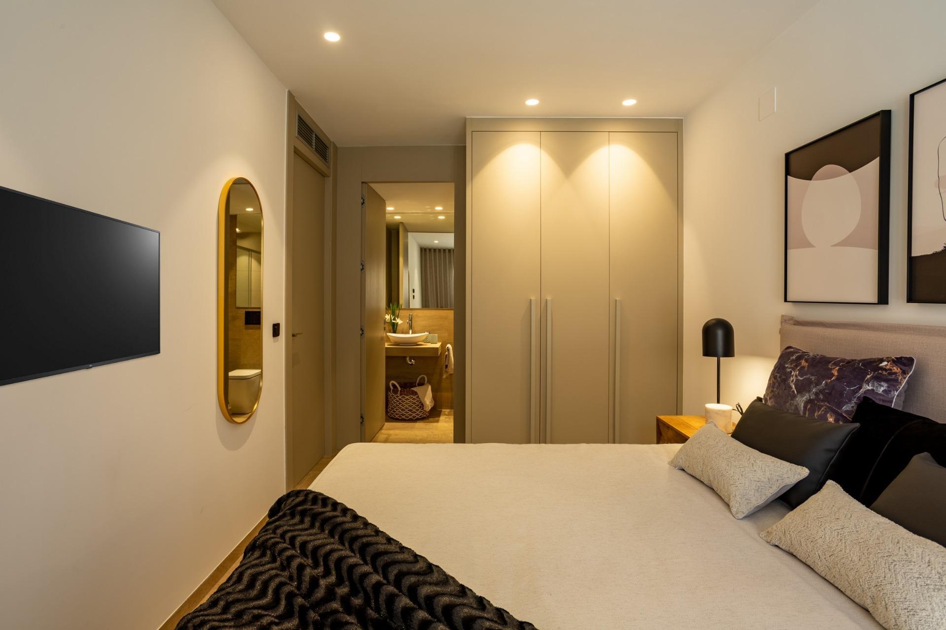 Chalet de obra nueva con piscina privada en La Finca Golf, Algorfa — 3 dorm.