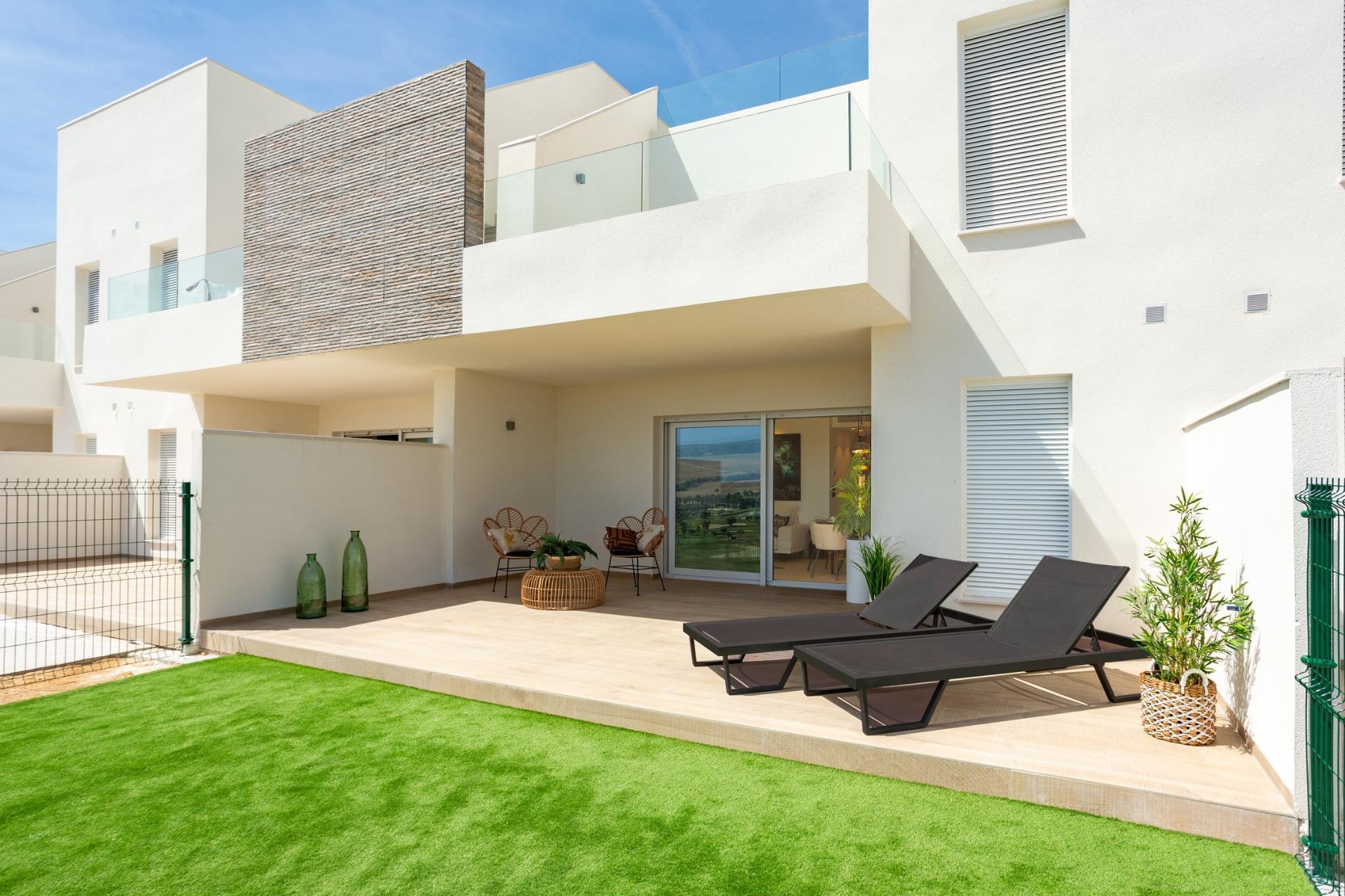 Chalet de obra nueva con piscina privada en La Finca Golf, Algorfa — 3 dorm.