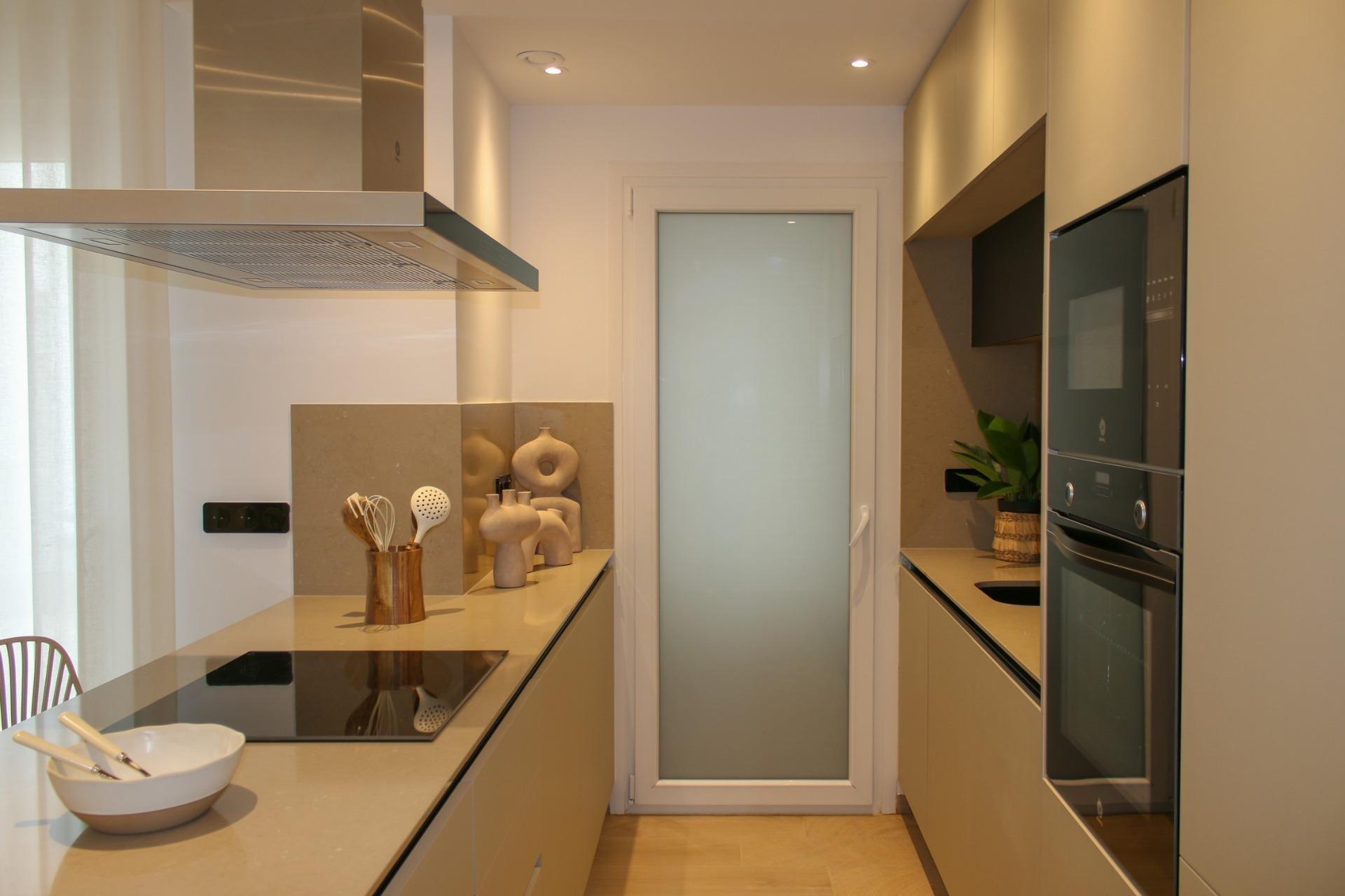 Chalet de Obra Nueva en La Finca Golf con Piscina Privada — 3 Dorm. y 2 Baños