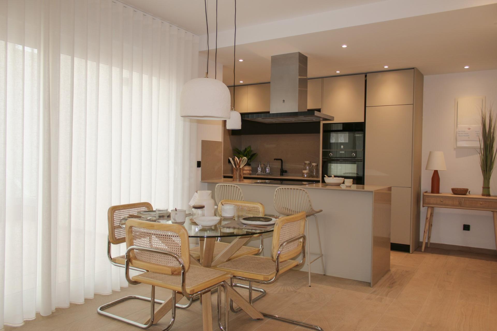 Chalet de Obra Nueva en La Finca Golf con Piscina Privada — 3 Dorm. y 2 Baños