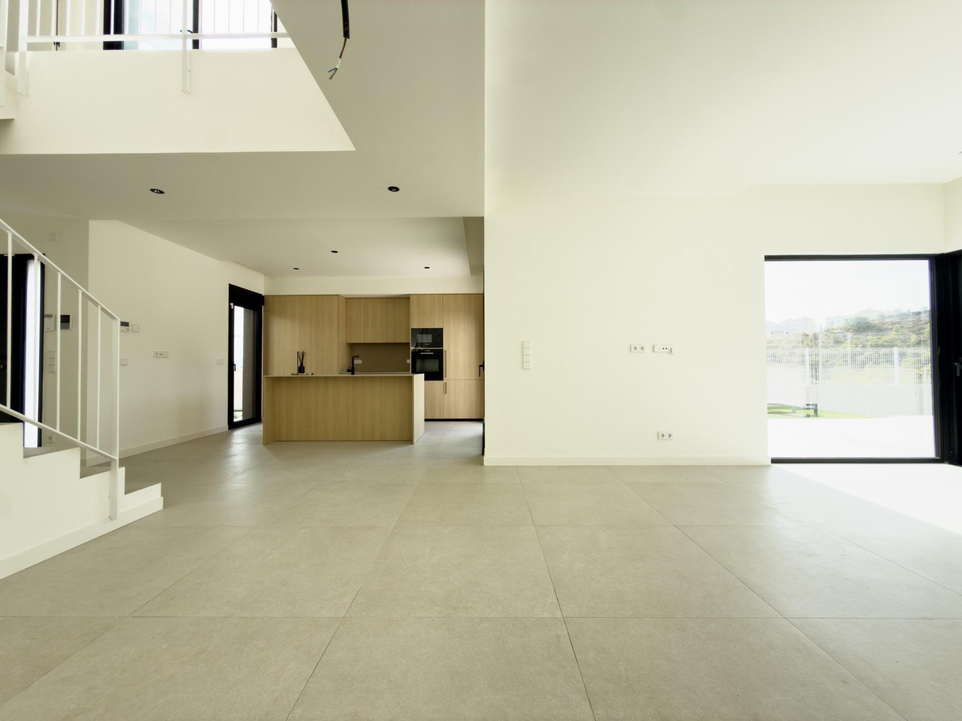 Villa de obra nueva con piscina privada y vistas al mar en Finestrat — 3 dorm.