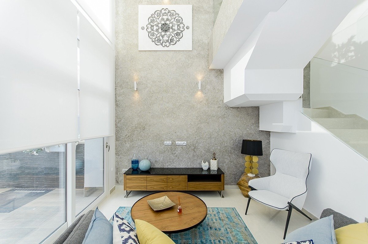 Villa de obra nueva con piscina privada en Los Montesinos — 5 dorm. y 4 baños