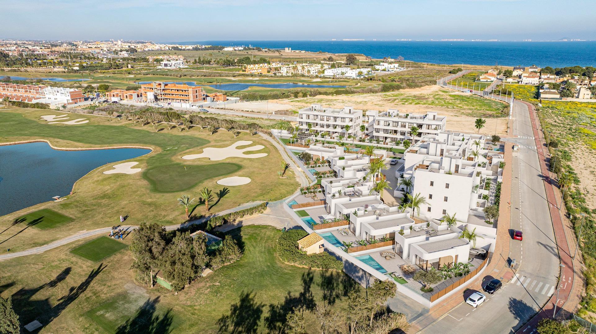 Apartamento de obra nueva con piscina privada junto a Serena Golf, Los Alcázares