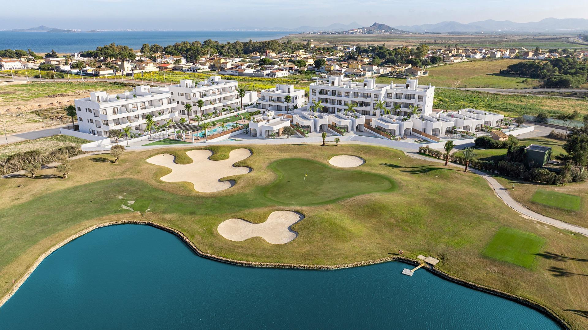 Apartamento de obra nueva con piscina privada junto a Serena Golf, Los Alcázares