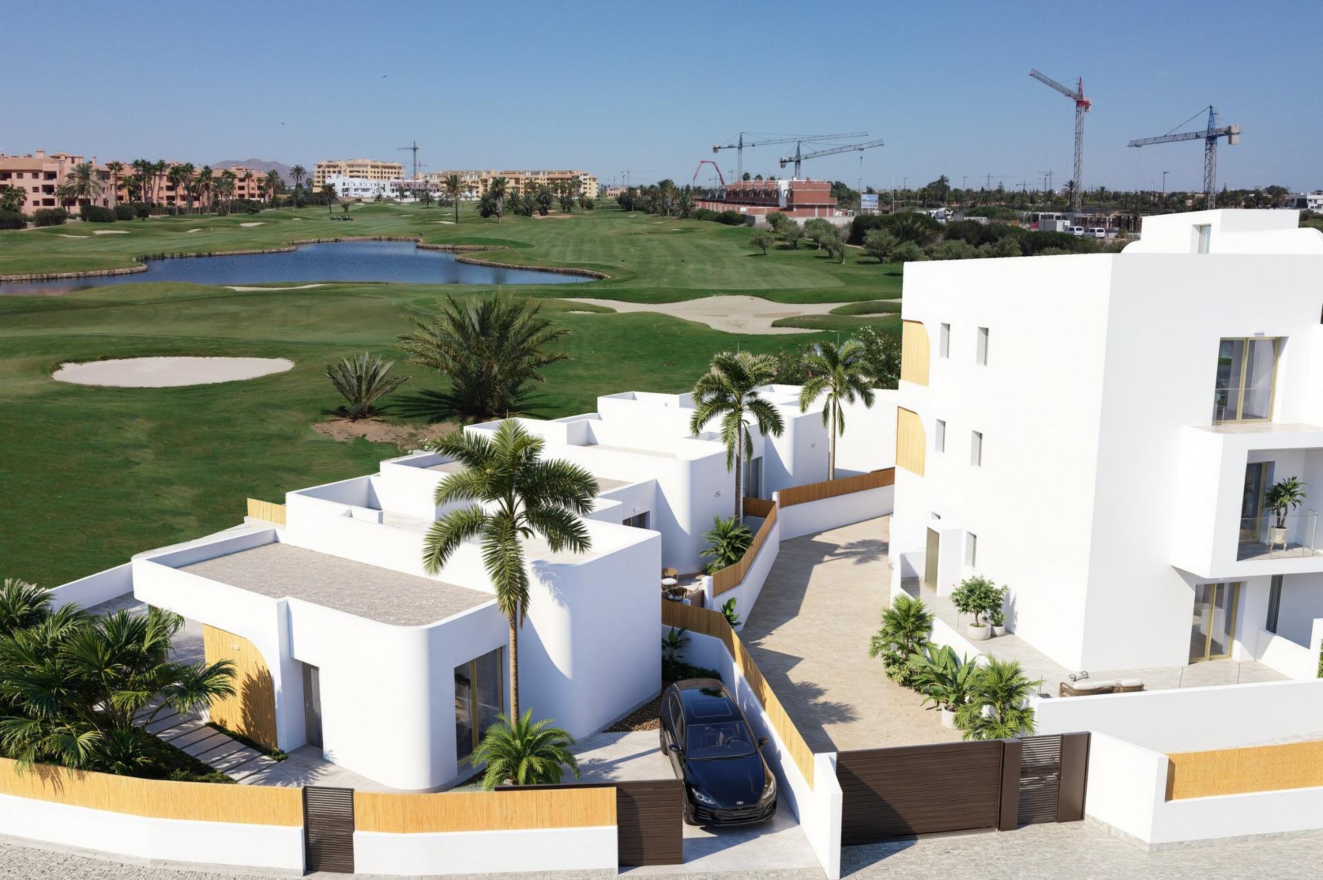 Ático de obra nueva con piscina privada en Serena Golf, Los Alcázares — 3 dorm.