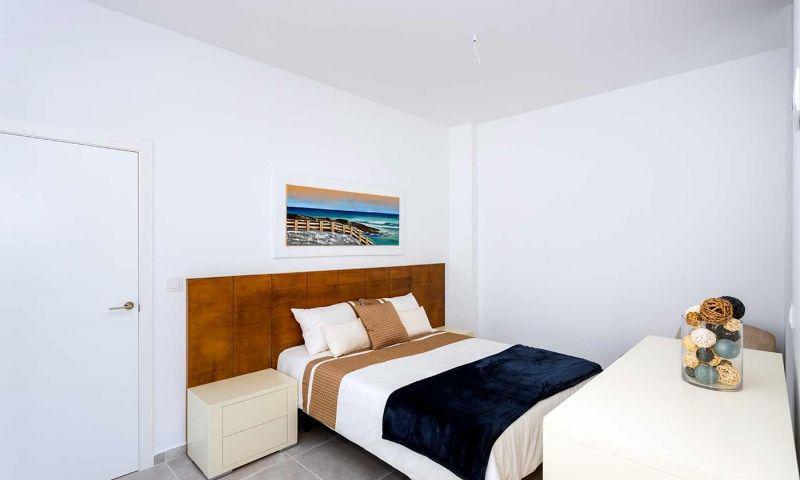 Villa de obra nueva en Daya Nueva con piscina privada y 3 dormitorios