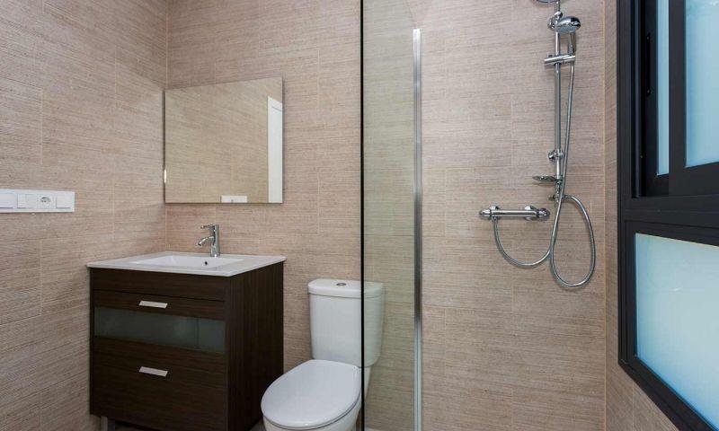 Villa de obra nueva en Daya Nueva con piscina privada y 3 dormitorios