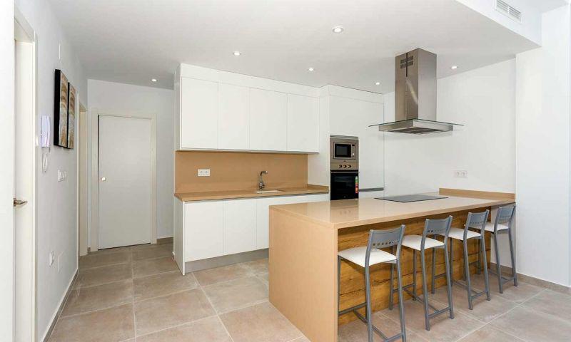 Villa de obra nueva en Daya Nueva con piscina privada y 3 dormitorios